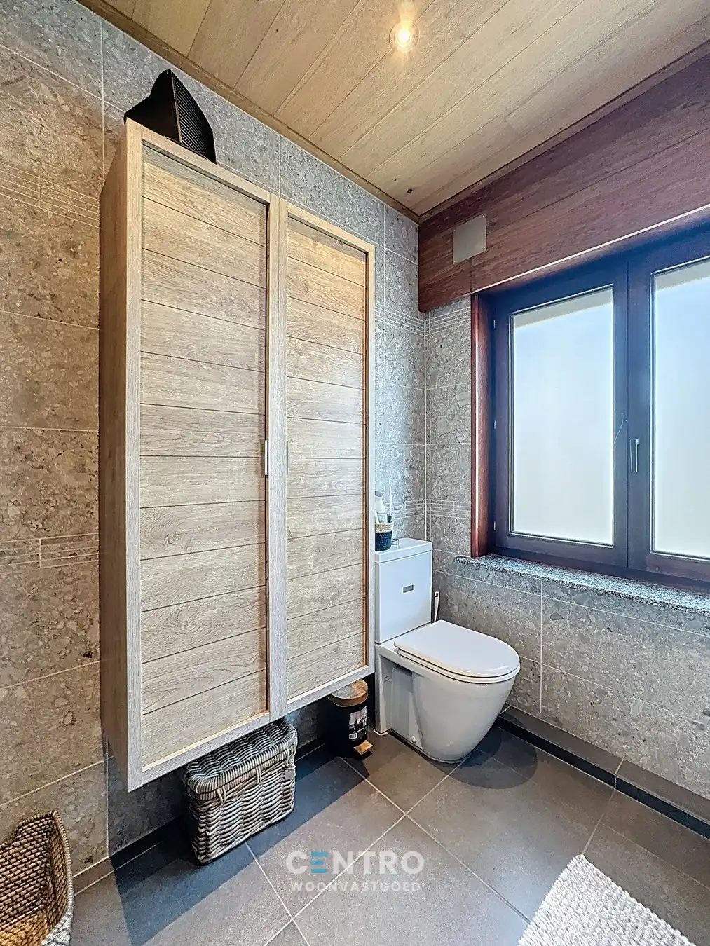 Woning met magazijn op interessante ligging te Gistel! foto 13