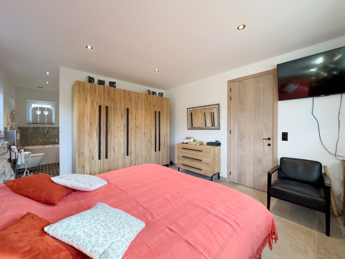 Alleenstaande woning, rustig gelegen in een residentiële omgeving, vlakbij het centrum van Knokke. foto 18
