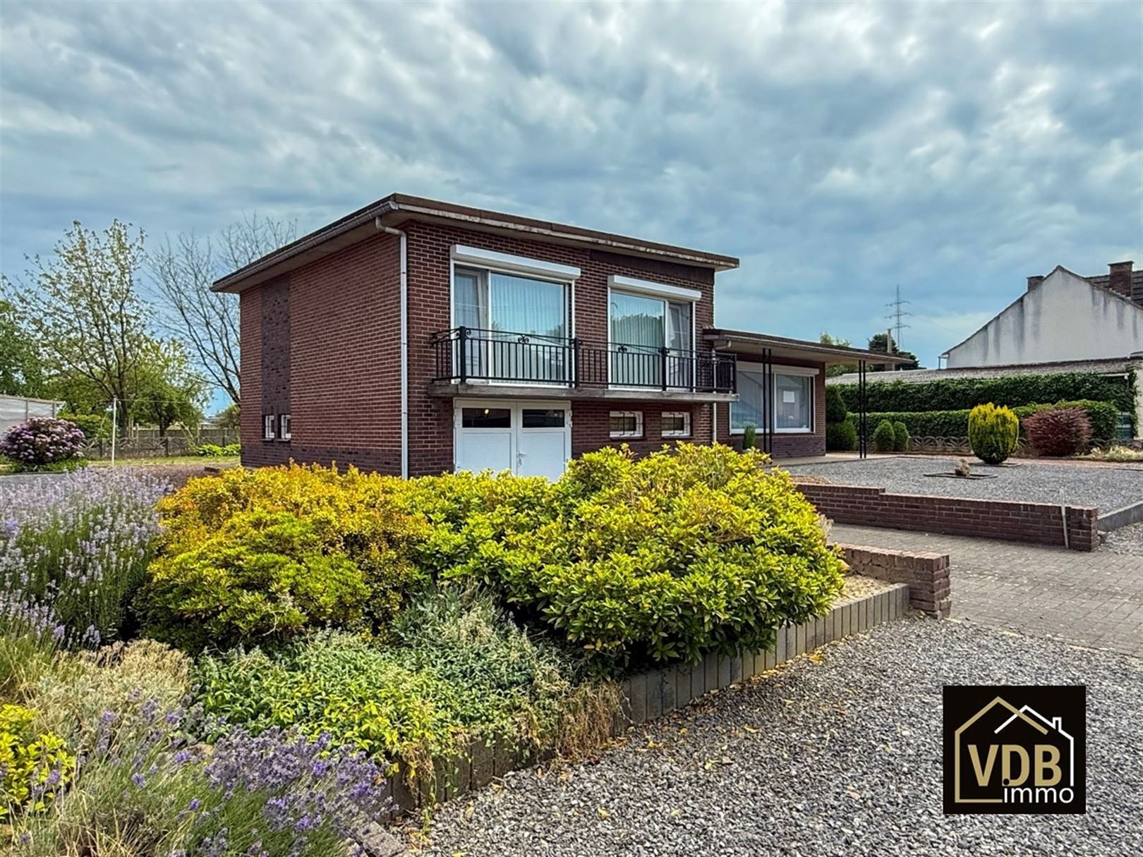 WONING MET 3 SLAAPKAMERS - GARAGE EN LEUKE TUIN foto 51