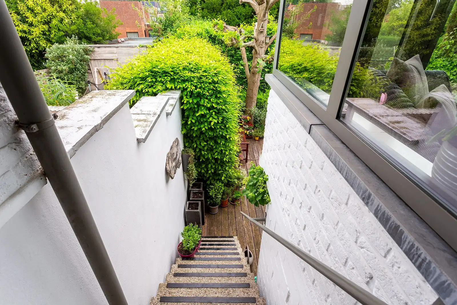 Instapklare bel-etagewoning met 3 slaapkamers en groene tuin foto 30