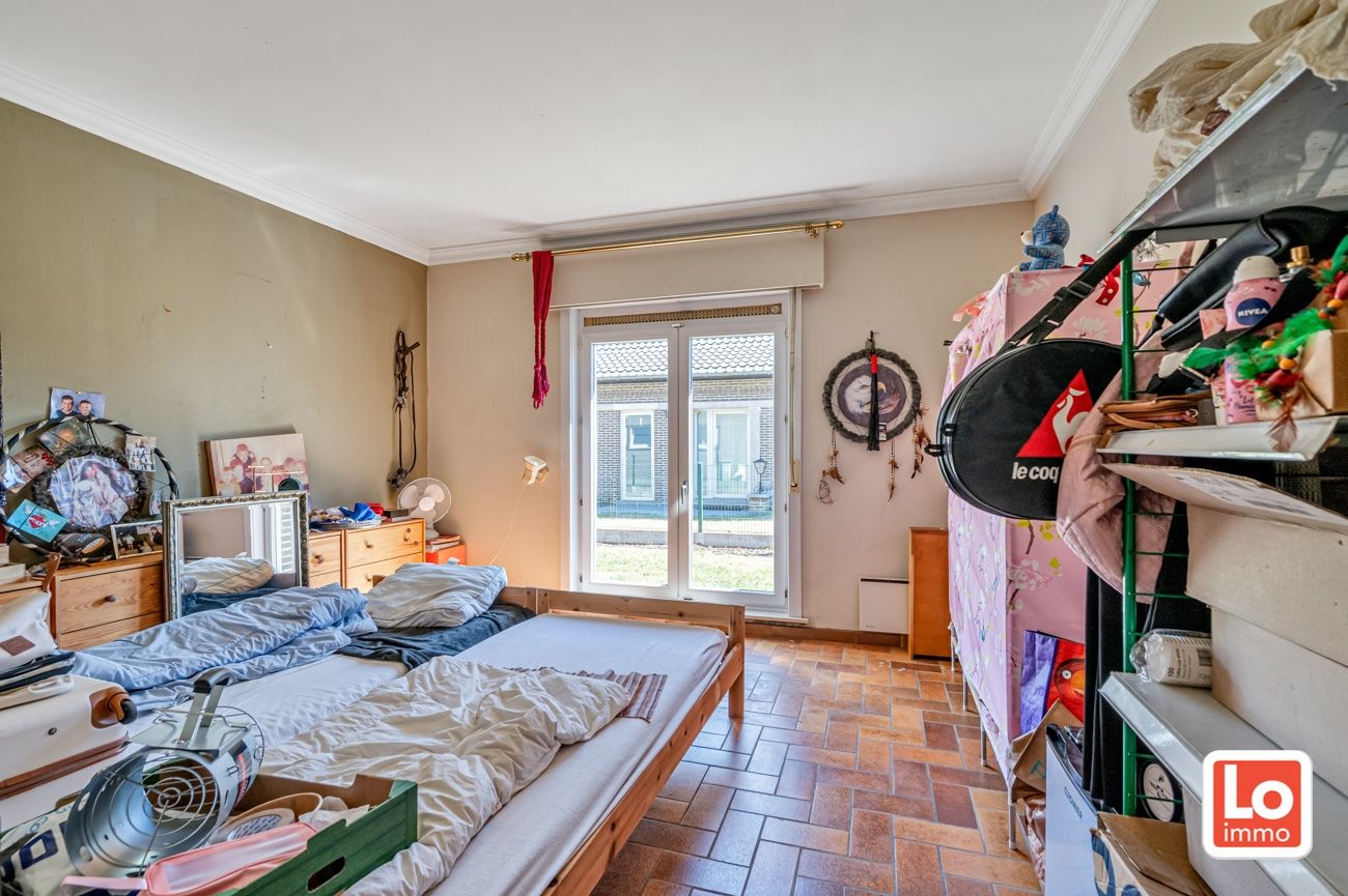 Ruime te renoveren open villa met inpandige garage op een héél rustige toplocatie met open zicht in Lochristi! foto 11