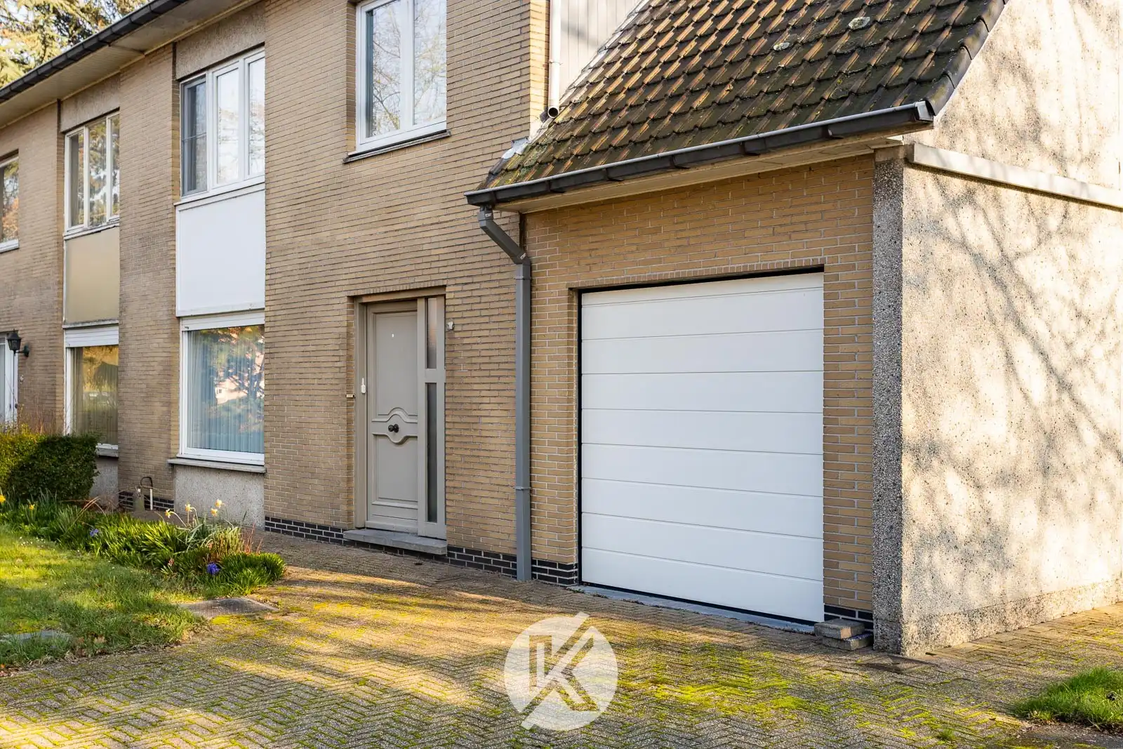 Woning in rustige wijk met renovatiepotentieel foto 3