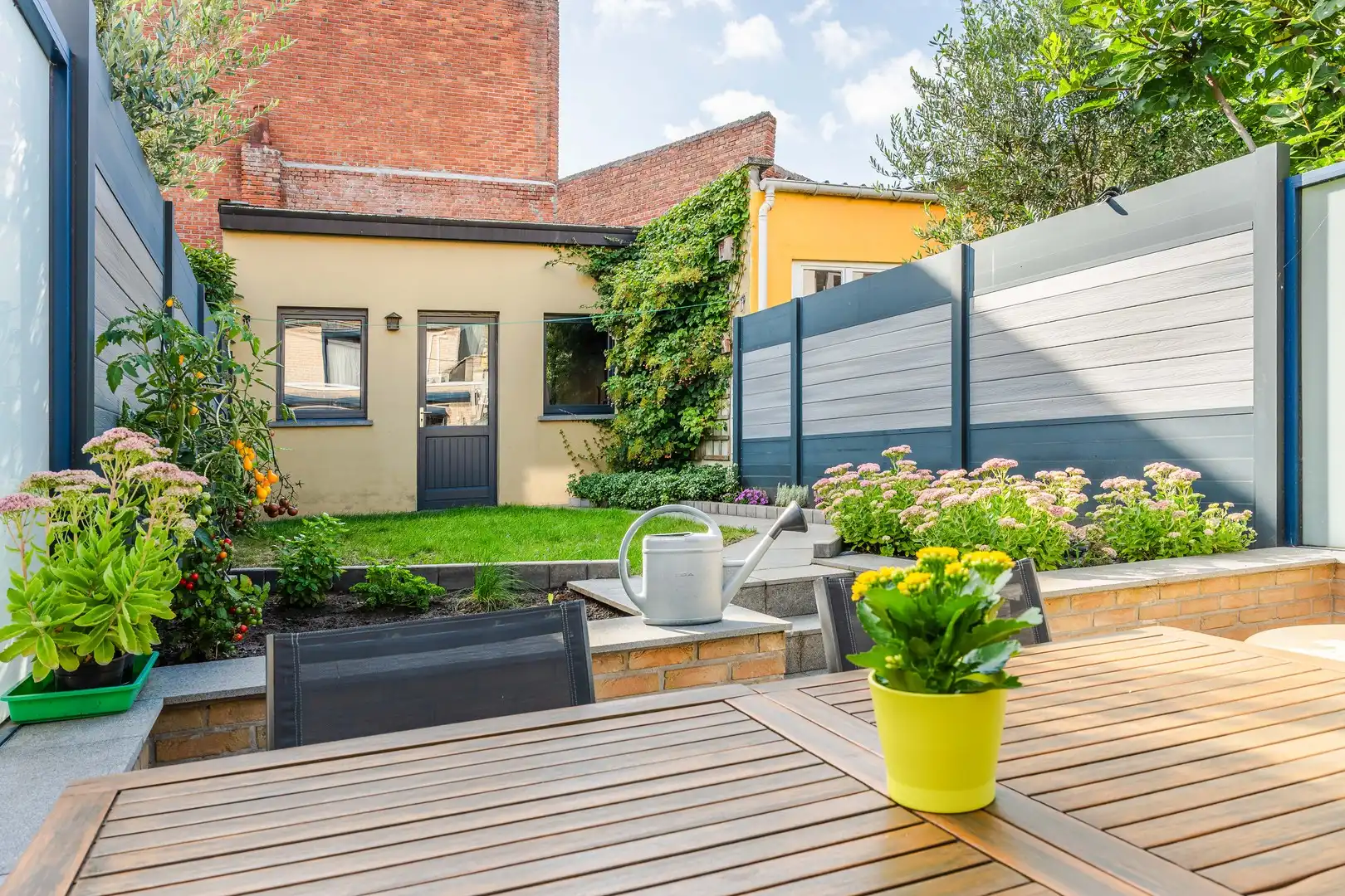 Instapklare woning met vier slaapkamers en tuin in het hart van de stad foto 27