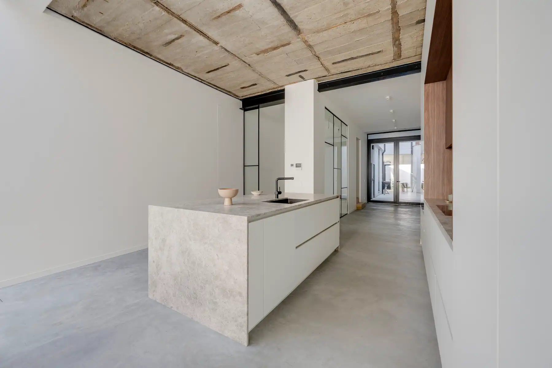 Unieke, lichtrijke loft van ca. 229 m² met ruime stadstuin foto 6