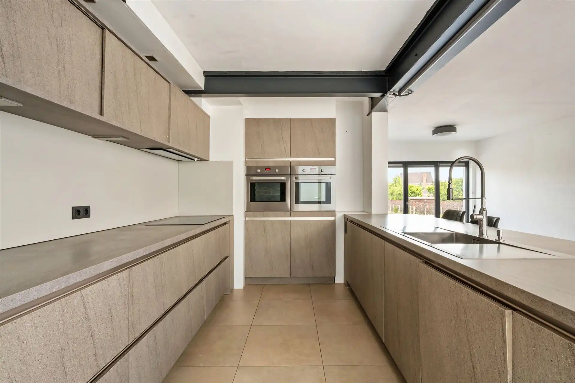 Grote HOB met garage + atelier, en 5 SLK.  foto 7