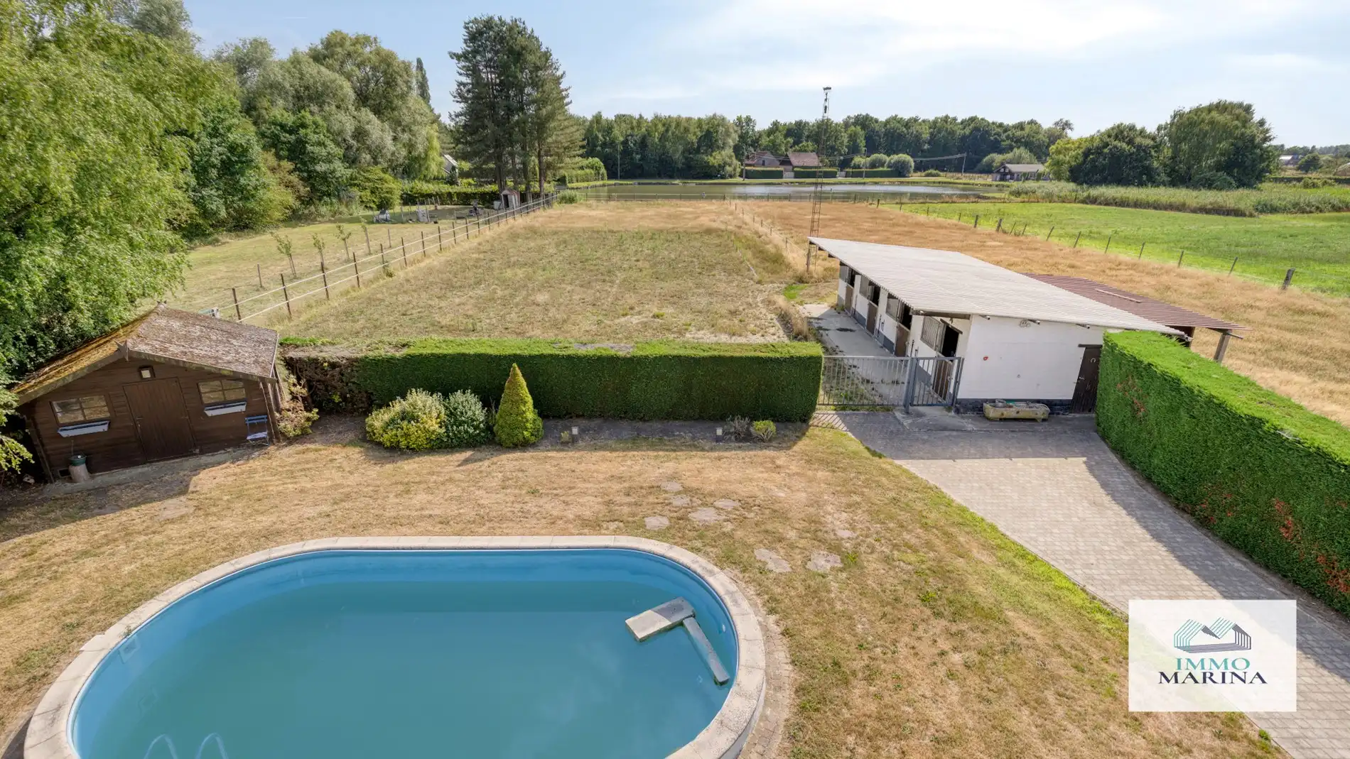 EXCLUSIEVE VILLA OP 6.530M² MET ZWEMBAD EN 4 SLPKS foto 21