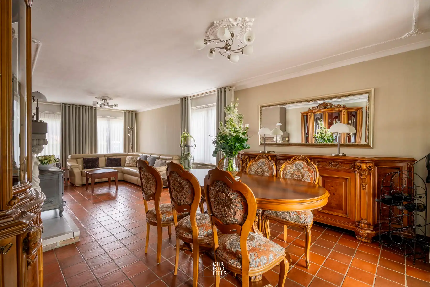 Ruime gezinswoning met tuin op een perceel van 876 m2 foto 4