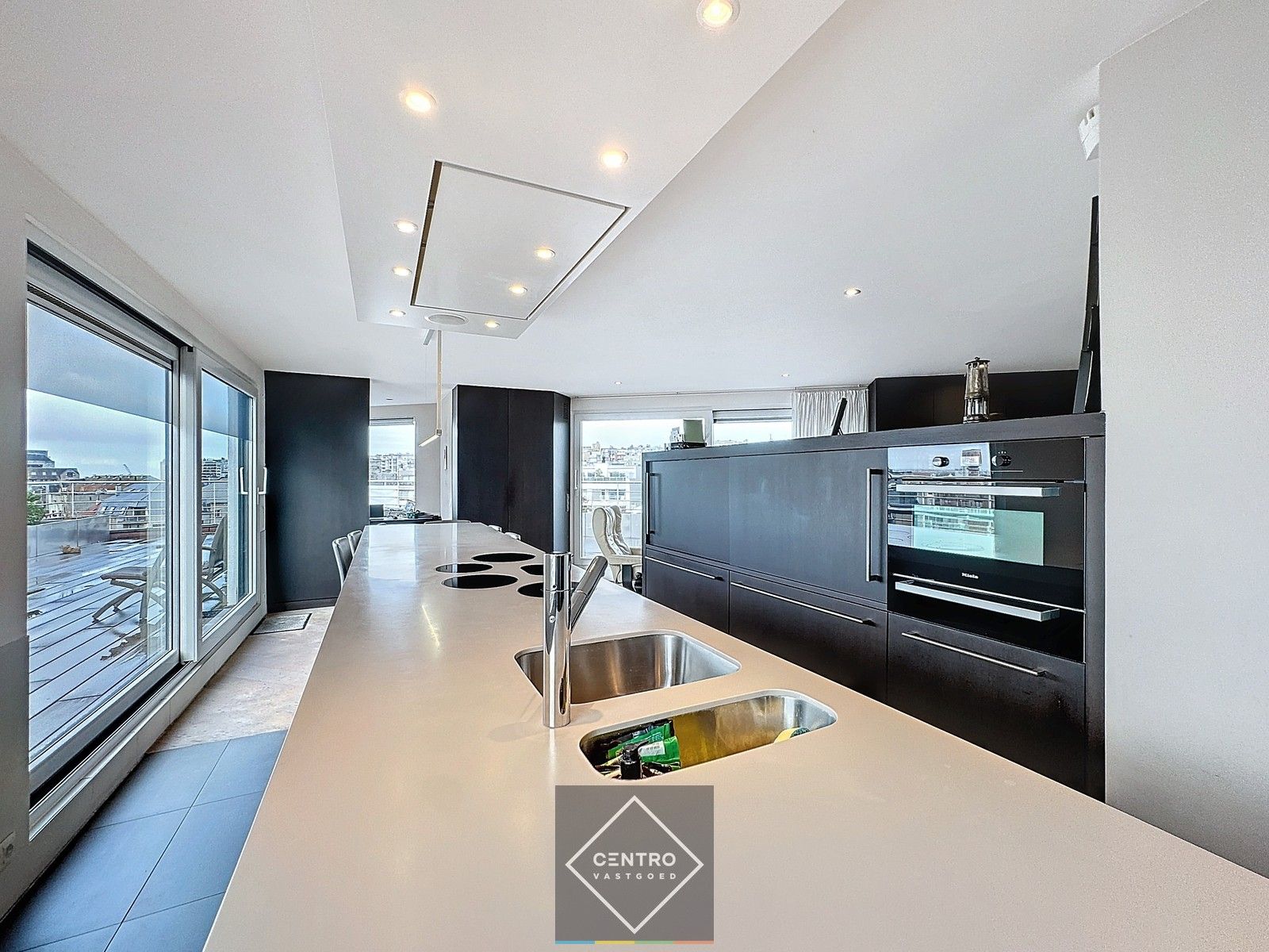 UNIEK appartement met SUBLIEM dakterras op de Markt! foto 5