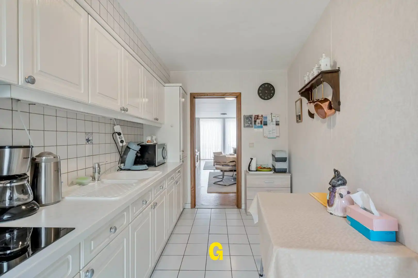 Uitstekend verzorgd 2-slaapkamer appartement in hartje Bilzen, met standplaats, kelderberging en terras met zicht op het Park van Haffmans foto 13