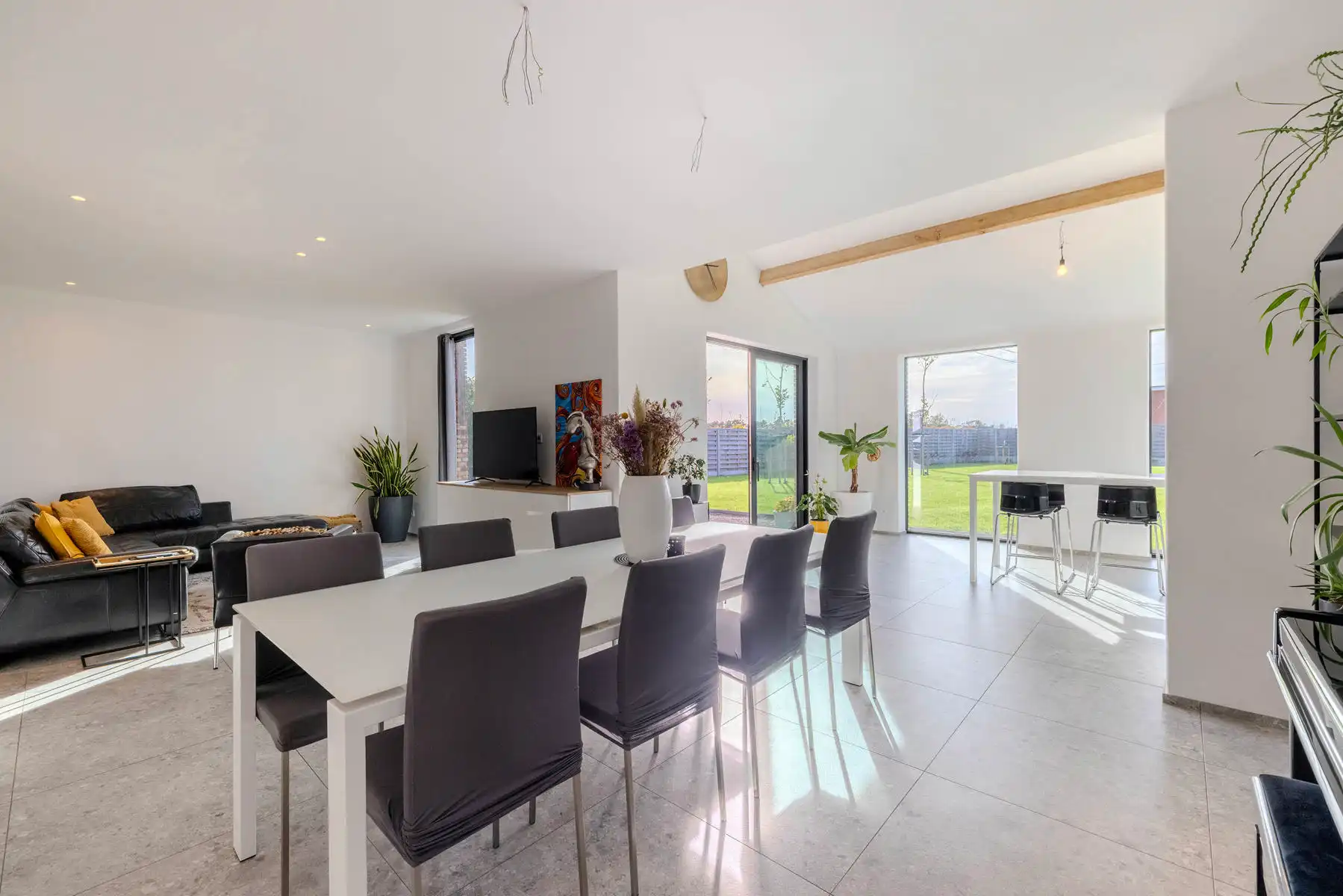 Gerenoveerde hoeve met 3slpk, 2bdk en tal van mogelijkheden foto 4