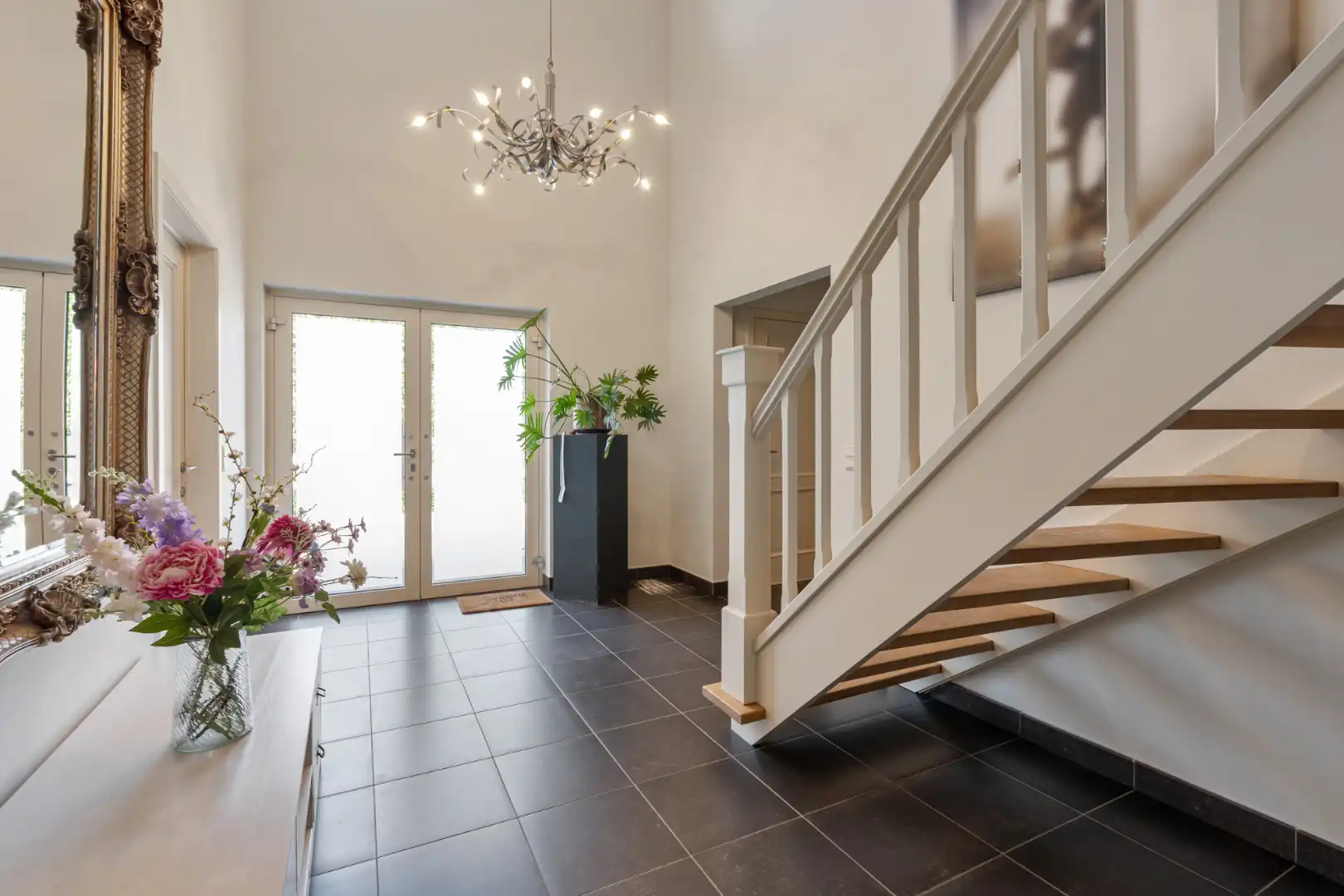 Stijlvolle villa in tijdloze pastorijstijl met zwembad en exclusieve tuinbeleving. foto 11