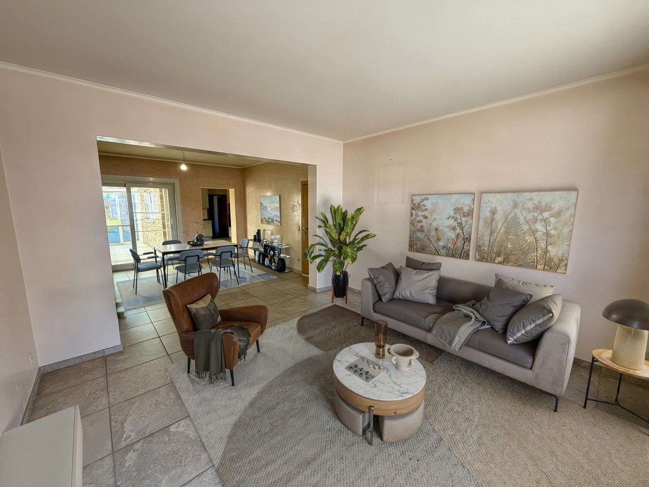 Zeer ruime woning met 5 slaapkamers! foto 3