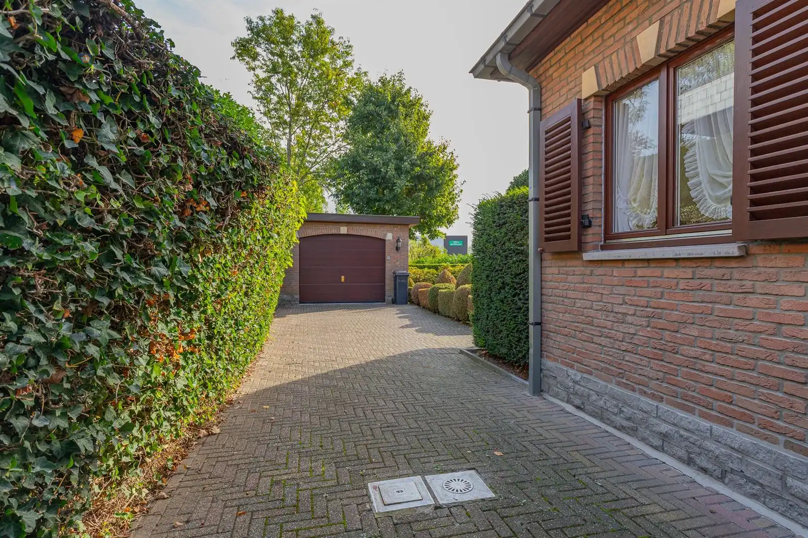 Ruime villa met 3 slaapkamers, grote zolder en tuin in Willebroek foto 4