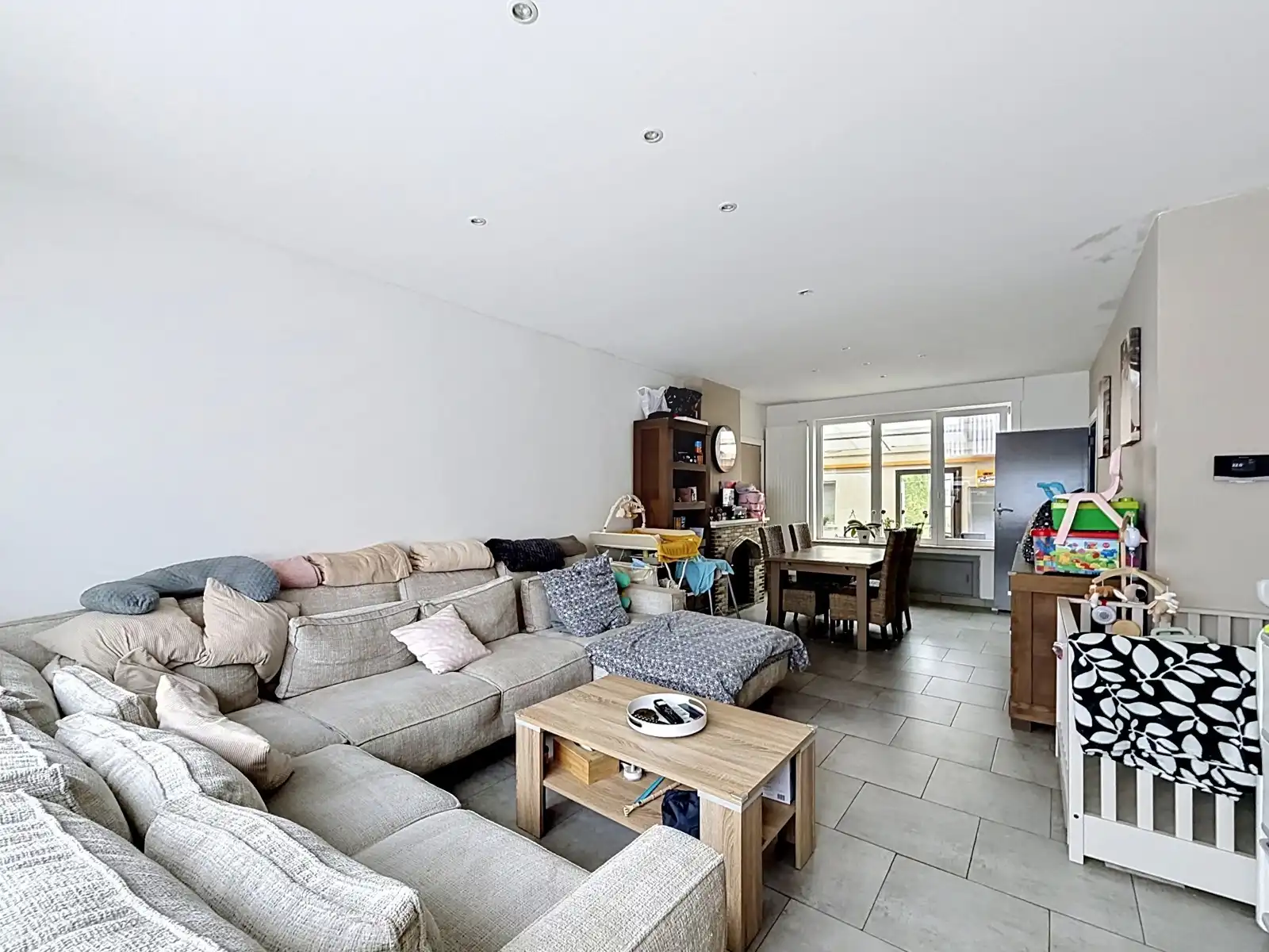 Ruime gezinswoning Met Tuin EN 4 SLPK in hartje Denderleeuw! foto 4