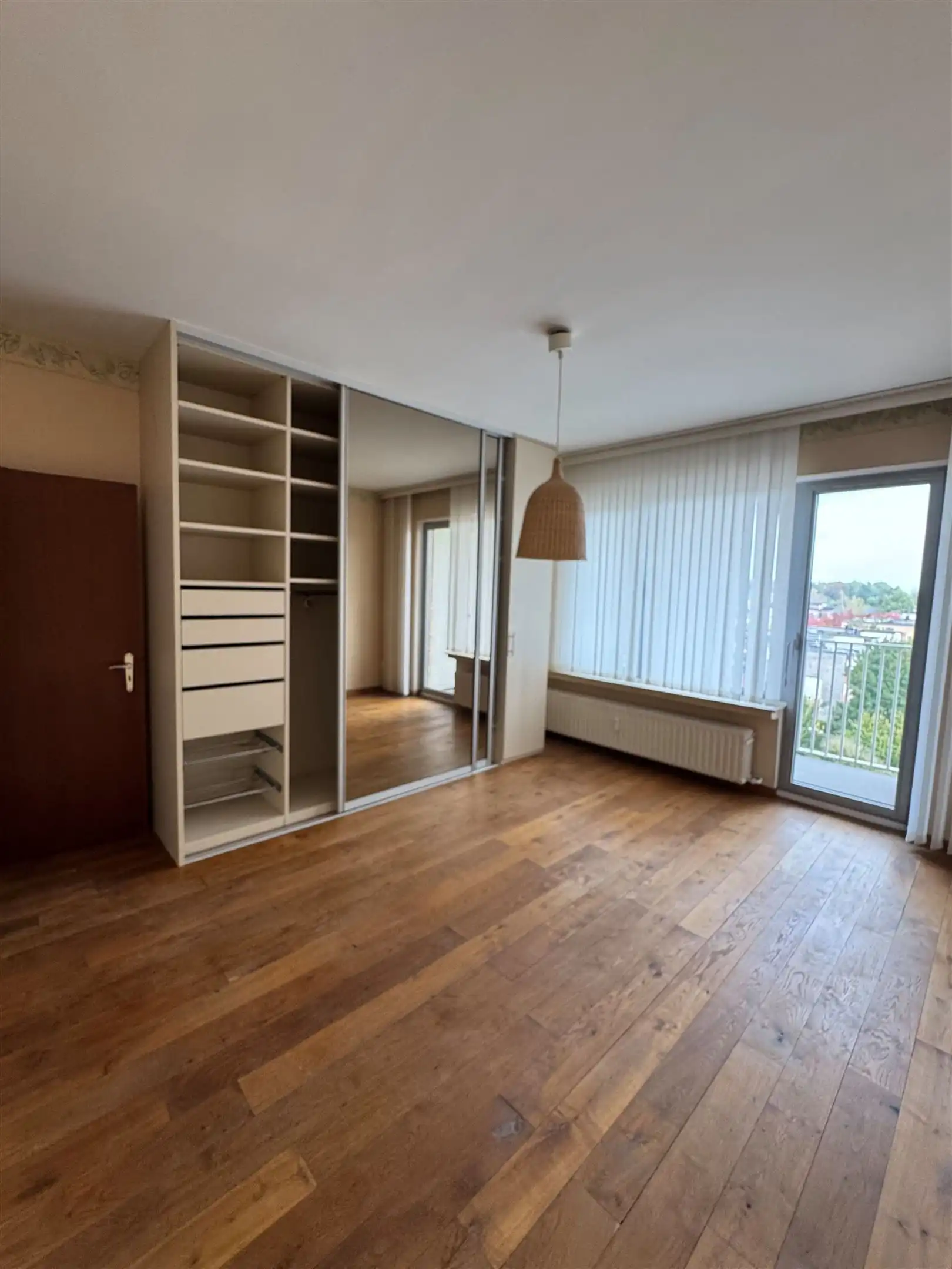 Zeer gunstig gelegen appartement met 2 terrassen op 5e vd. foto 7