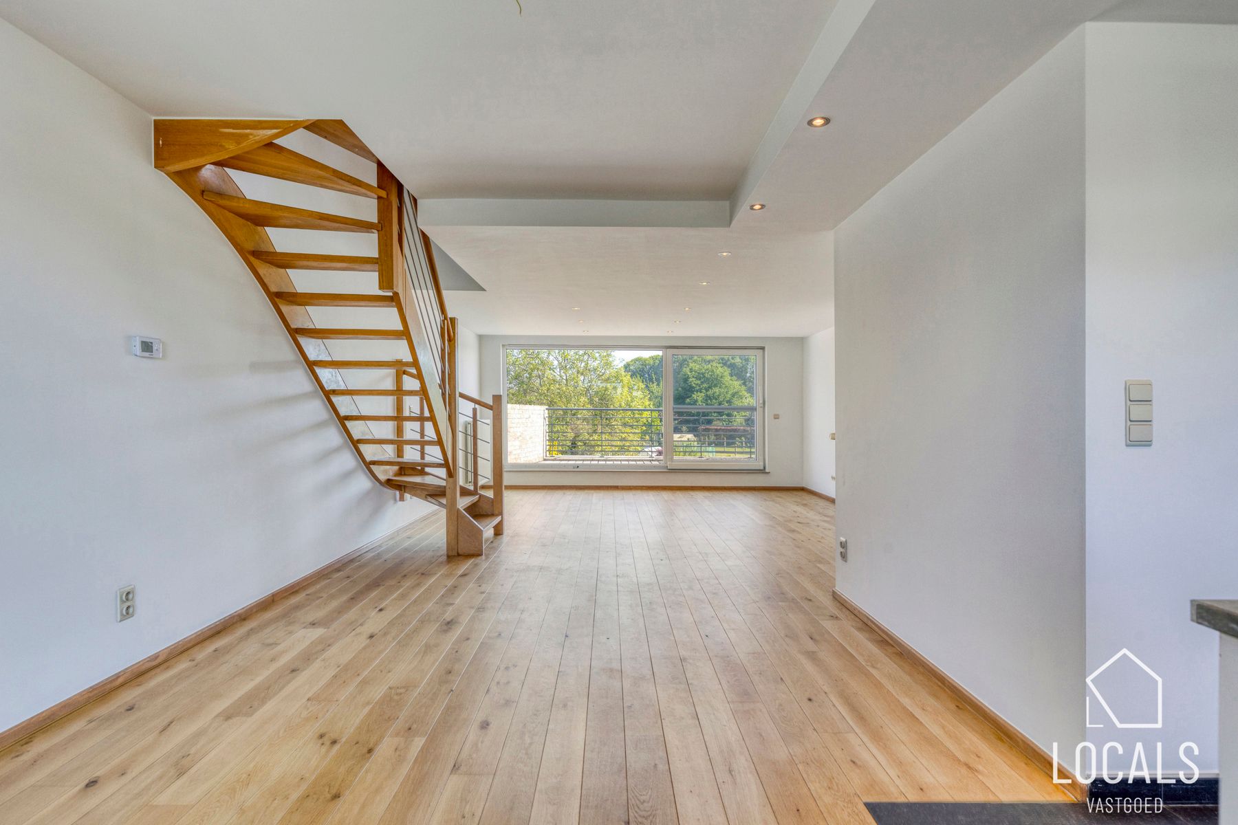 Instapklaar duplexappartement met 2 terrassen, 2 garageboxen foto 5