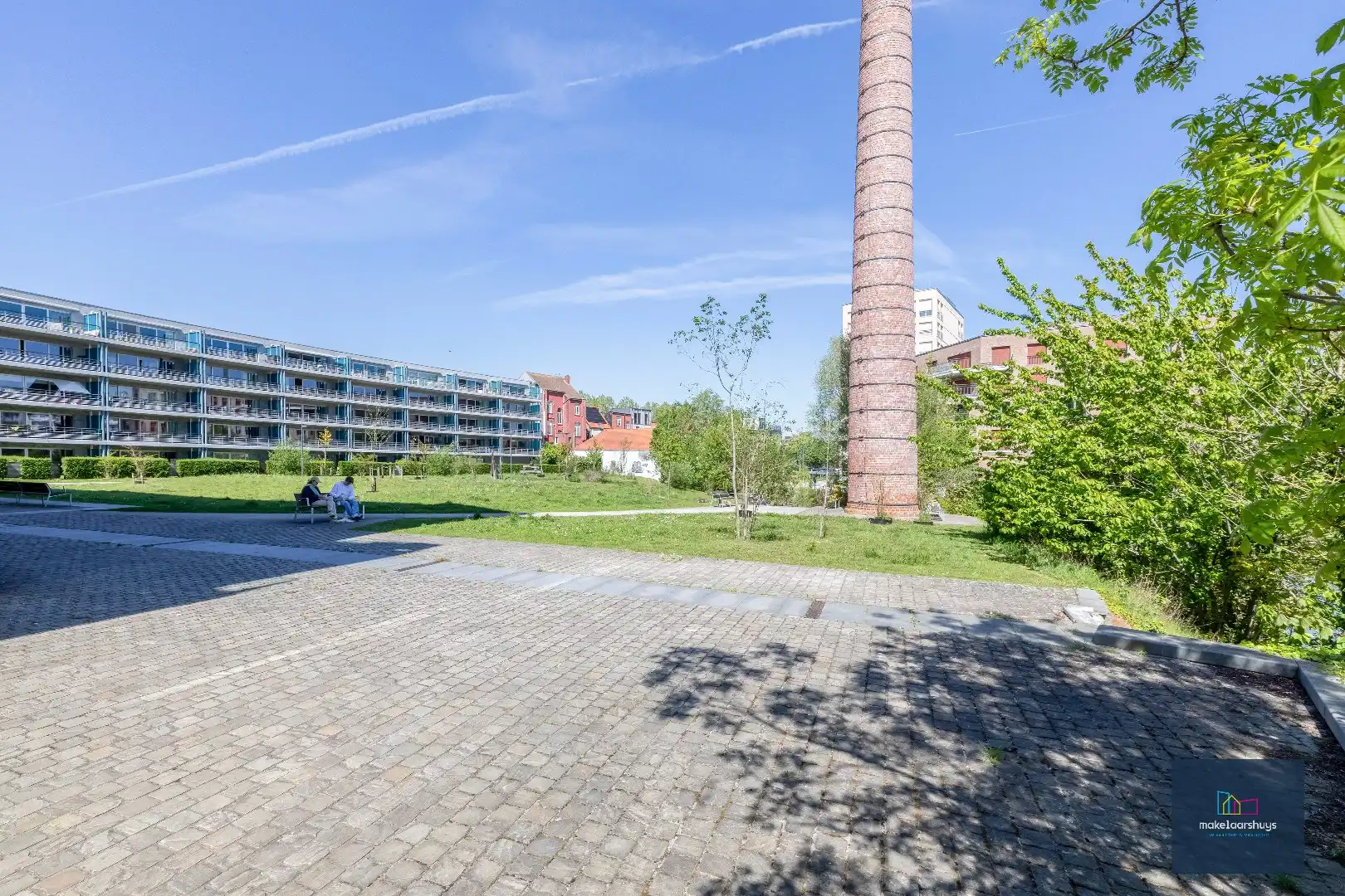 Stijlvol 2 slpk. appartement met ruim terras en staanplaats foto 22