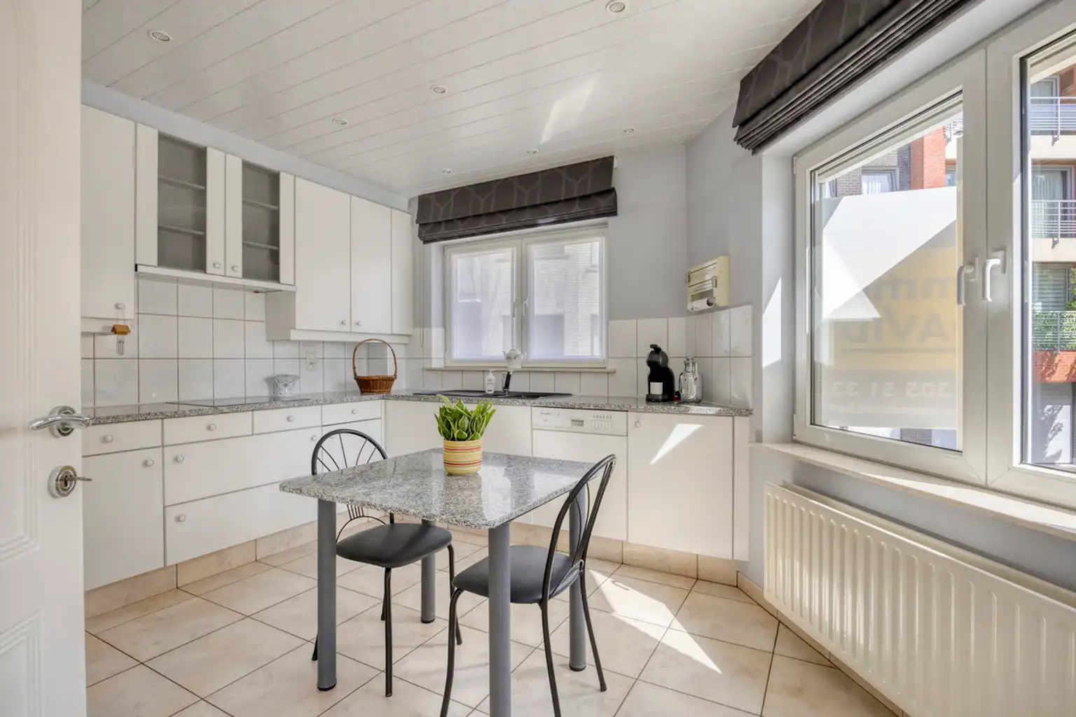 Tweekamerappartement met garagebox in Asse foto 7