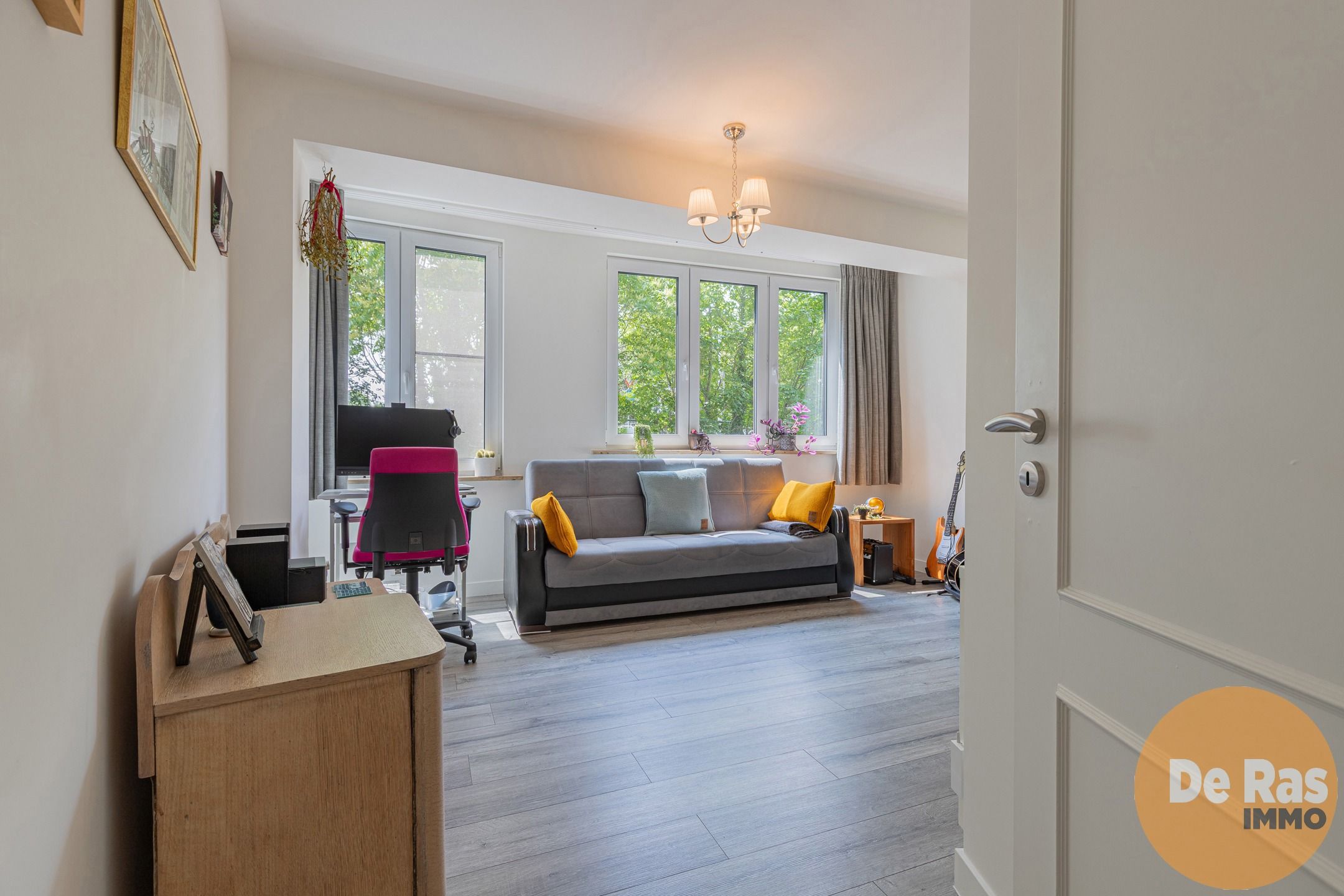 GENT - Instapklaar 4 slaapkamer appartement op 1ste verdiep foto 12