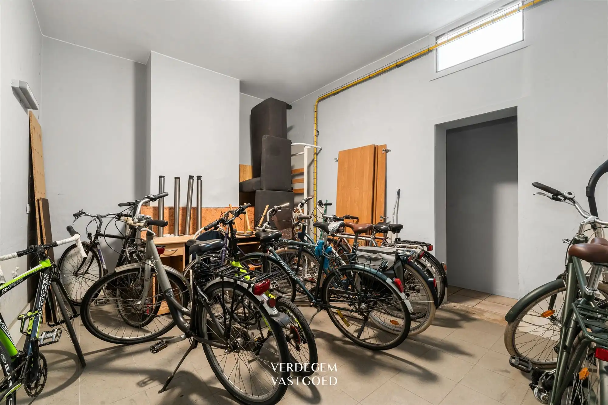 Opbrengsteigendom met 6 studentenkamers, fietsenberging en buitenruimte foto 13