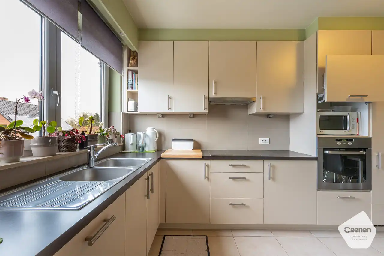 Modern duplexappartement met 3 slaapkamers , staanplaats en ruim zonnig terras! foto 5