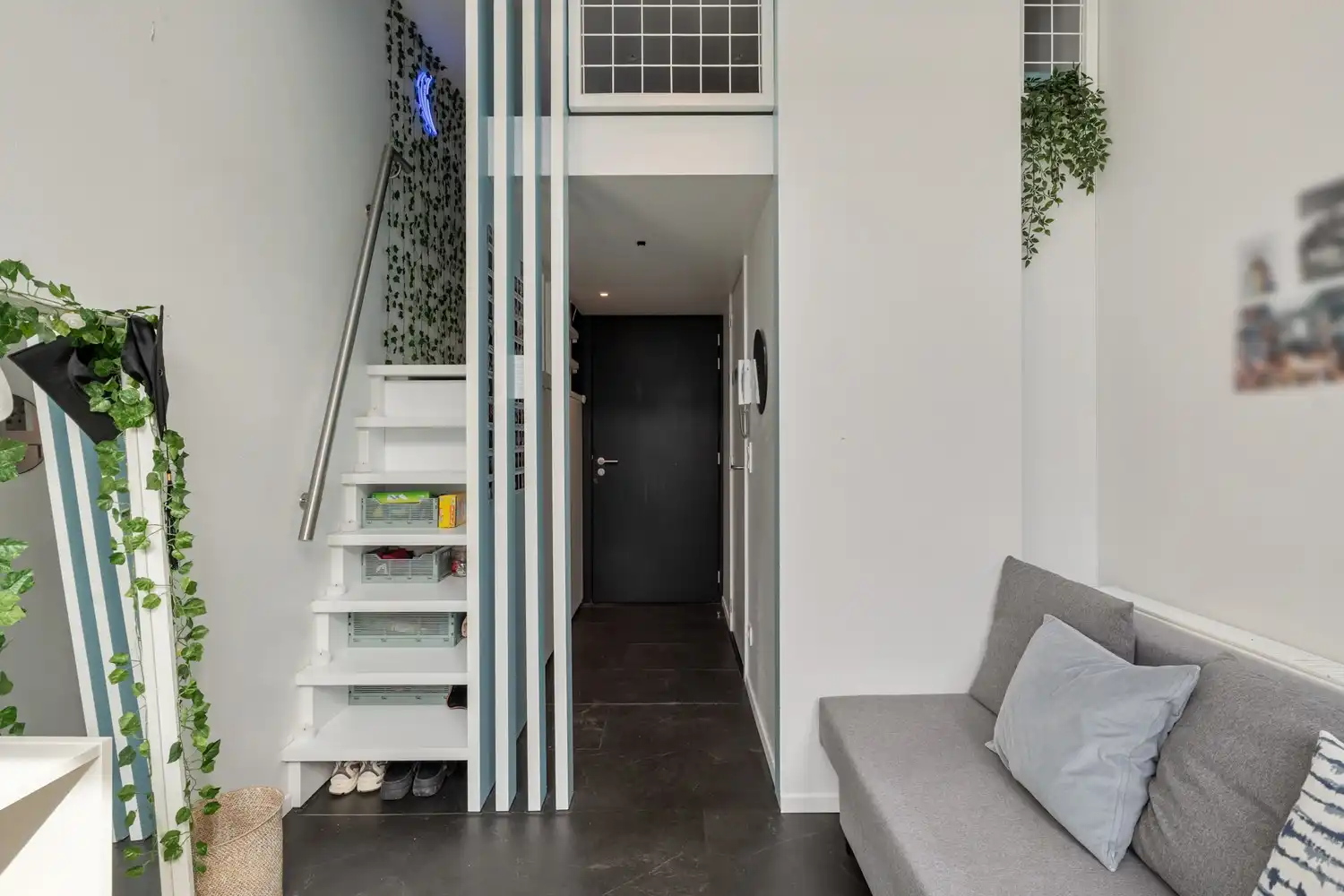 Centraal gelegen en moderne studentenkamer met eigen sanitair en een slaapverdiep! foto 5