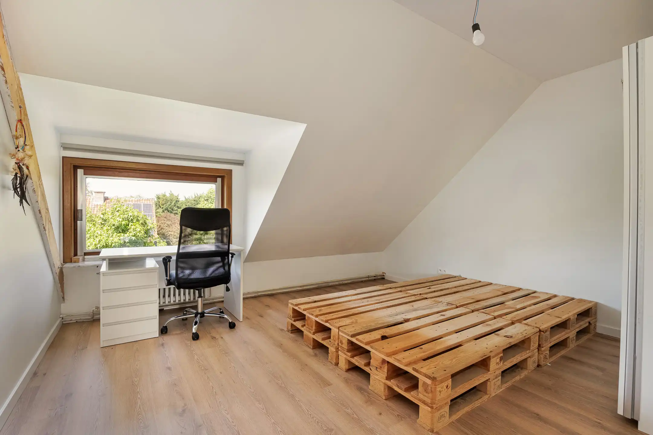 Ruime woning met 5 slpk, zonnige tuin & tal van mogelijkheden foto 23