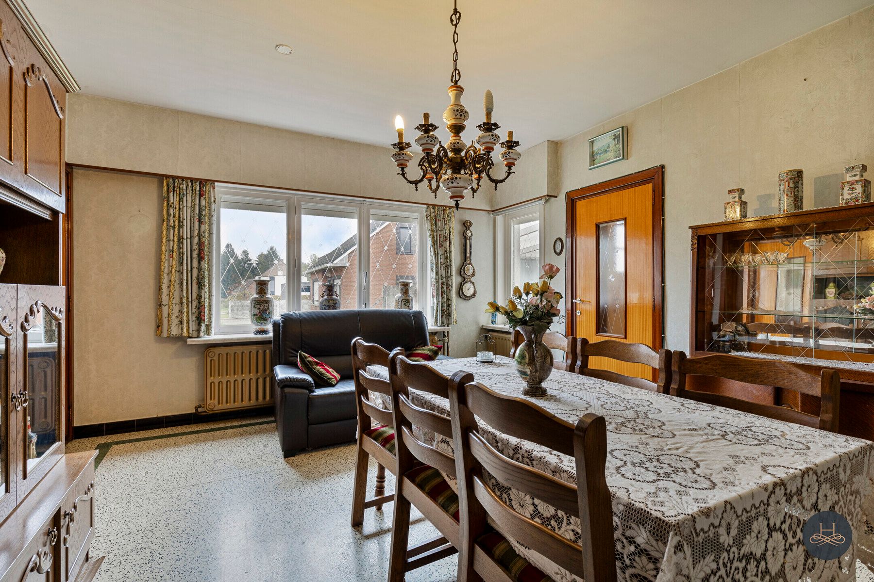 Vrijstaande, goed onderhouden woning in rustig straatje foto 7