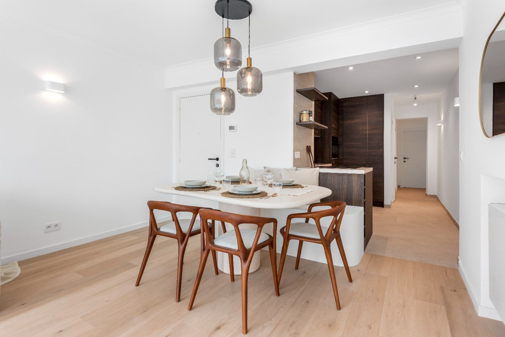 Zonnig, instapklaar appartement met prachtig zeezicht, gelegen op het Lichttorenplein. foto 9