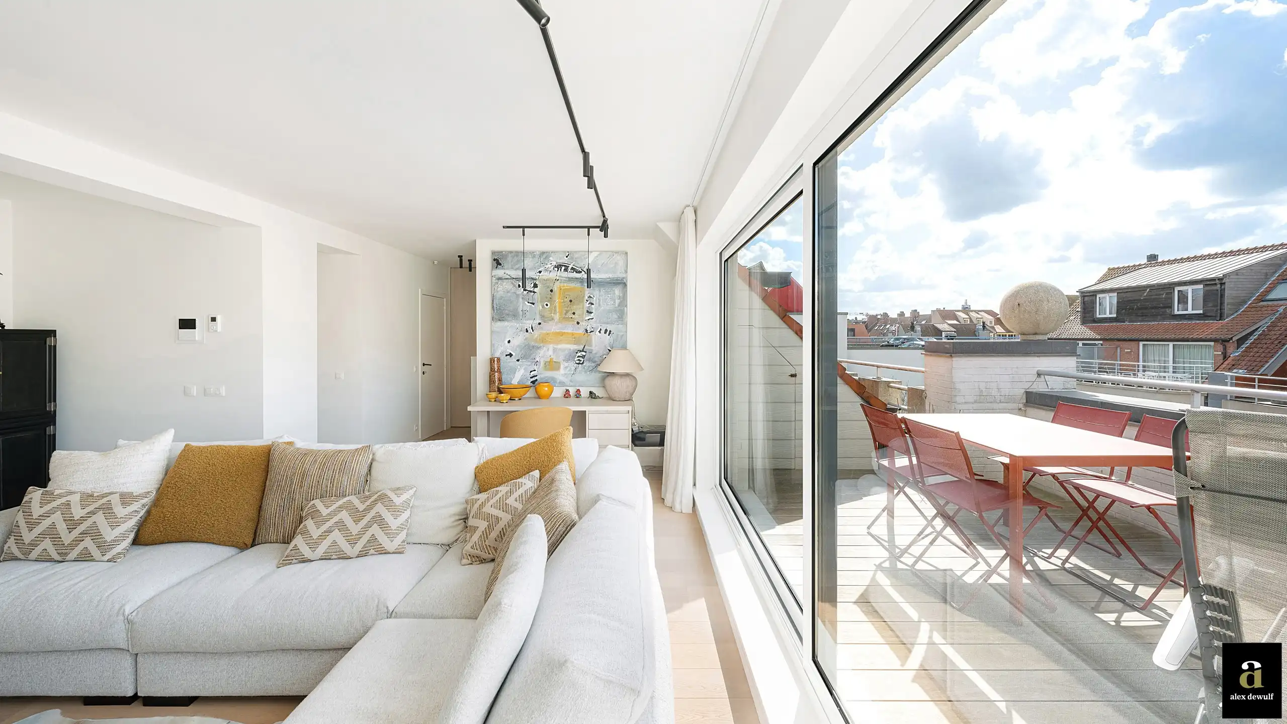 Instapklare duplex met 3 slpks en een groot zonneterras      foto 2