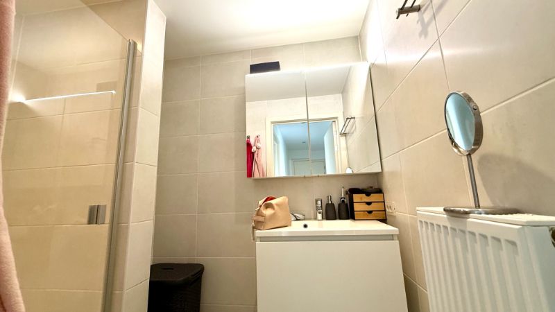 Leuk appartement met veel lichtinval en garage foto 8