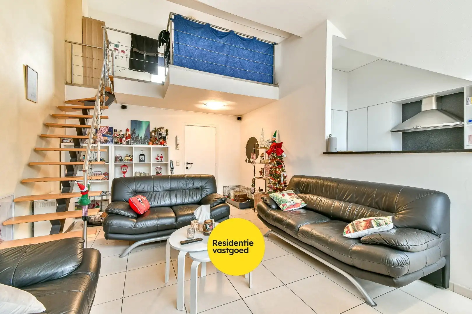 Dakappartement met 3 slaapkamers en garagebox in  centrum van Gistel foto 2