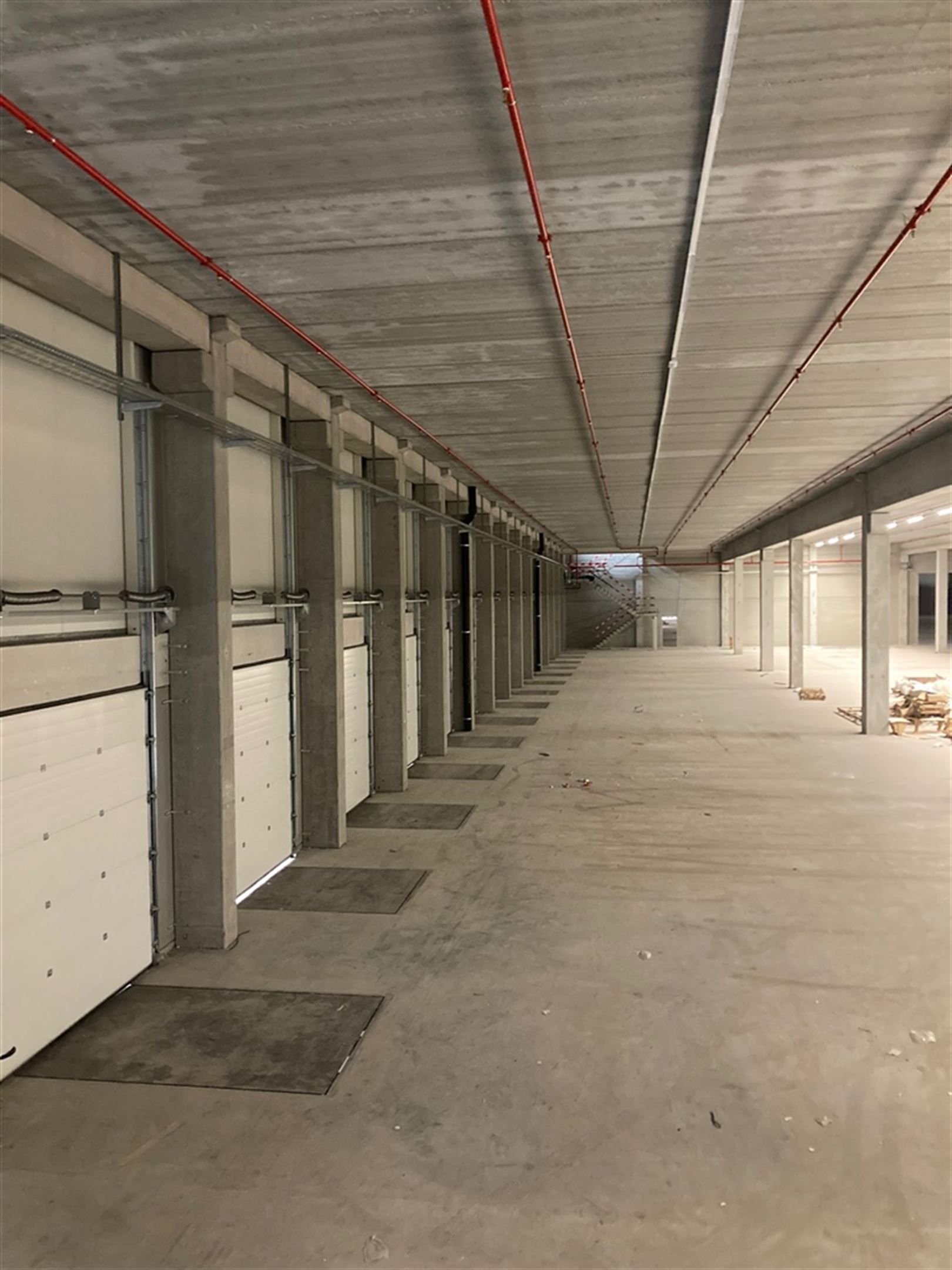 Ultramodern koolstofneutraal logistiek gebouw foto 10