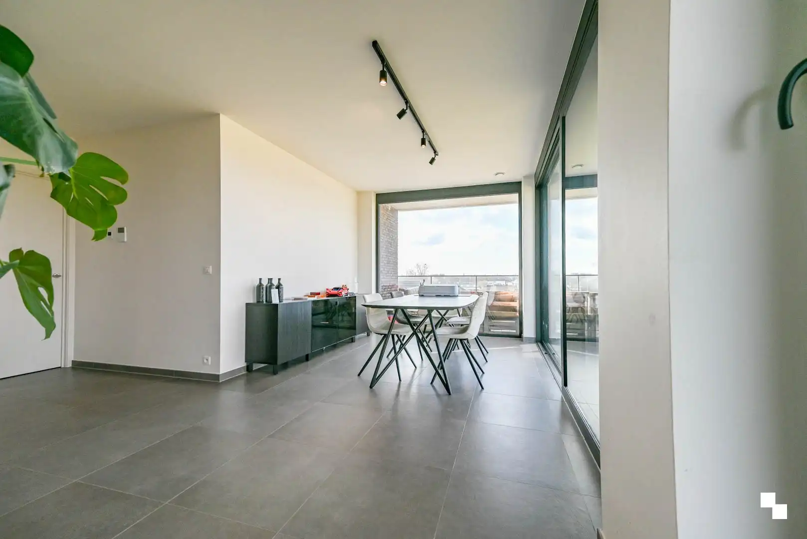 Uniek bijna energieneutraal hoekappartement met ruim terras foto 6
