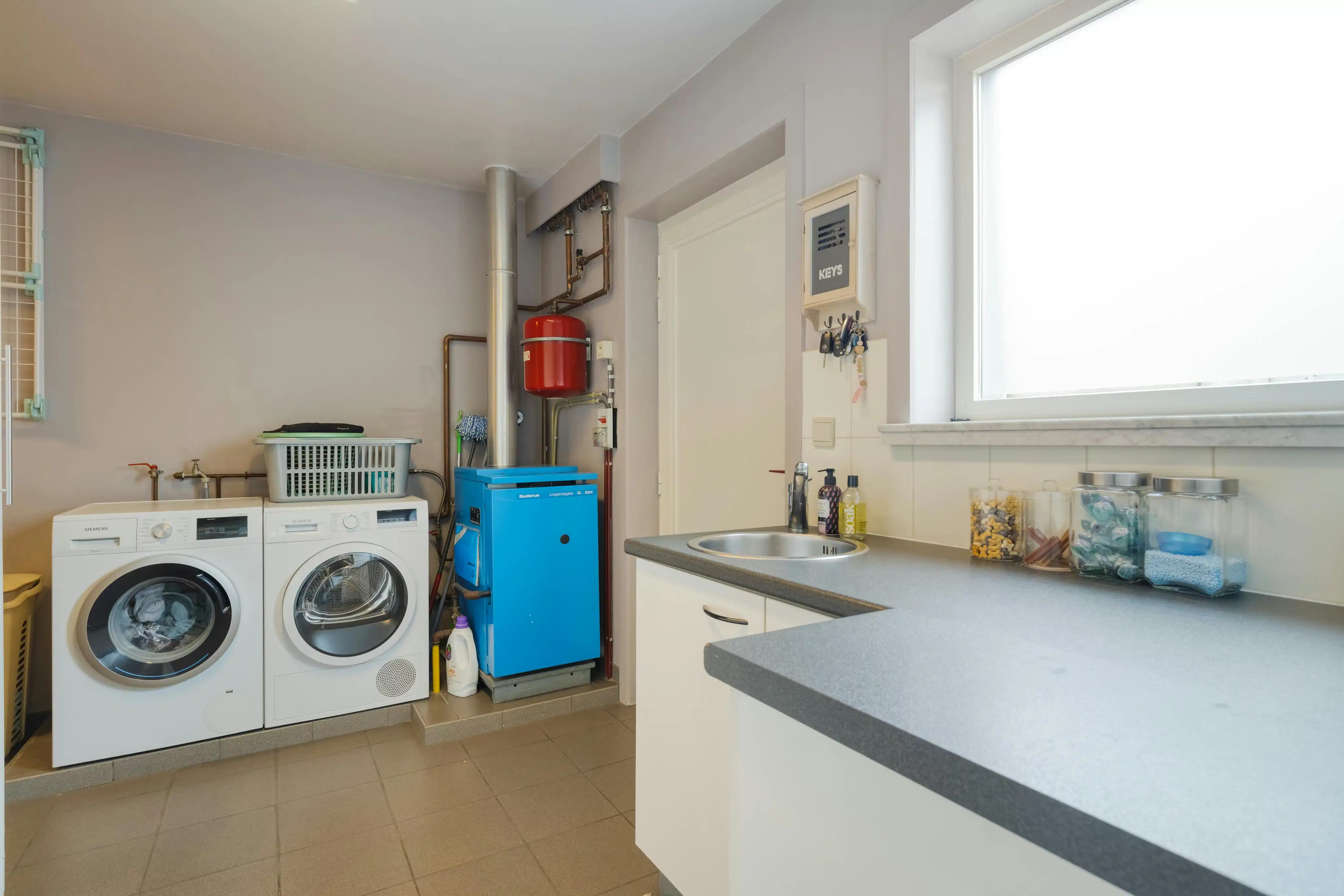 Ruim huis met 3 slpk, zuidgerichte tuin en rustige ligging in Lievegem foto 18