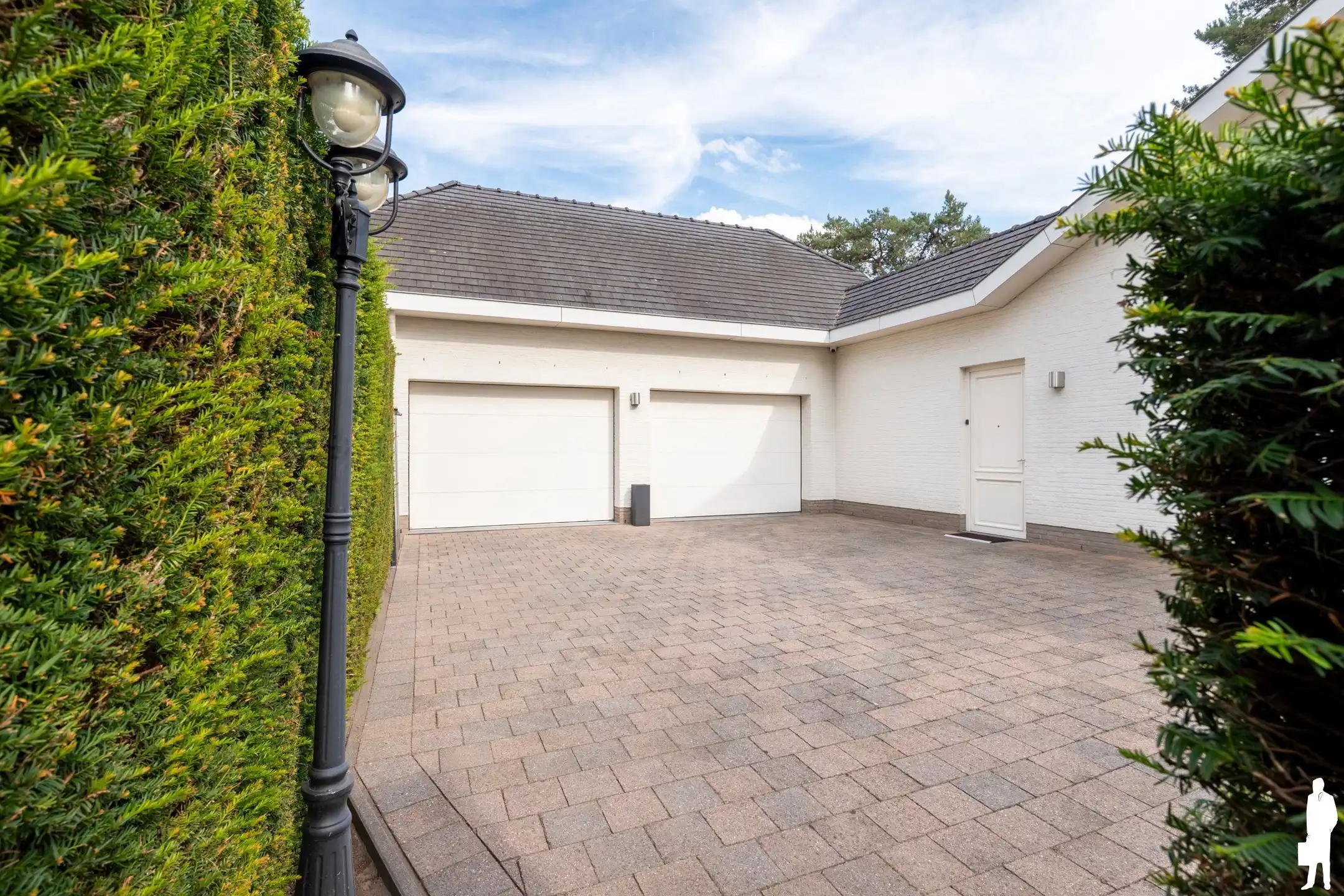 Riante villa (maar liefst 454m² woonopp.) vlakbij Nederland foto 21