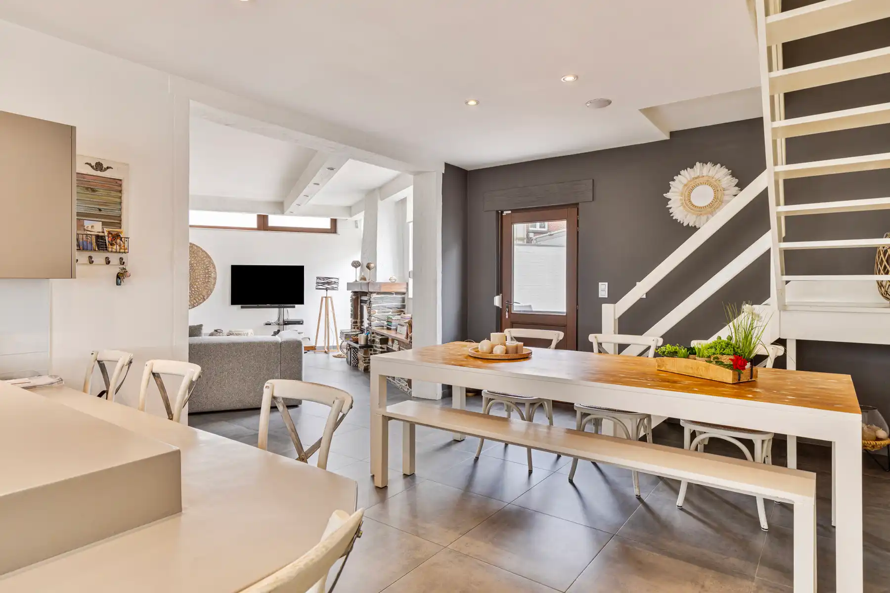 Projectgrond of commercieel pand foto {{pictureIndex}}