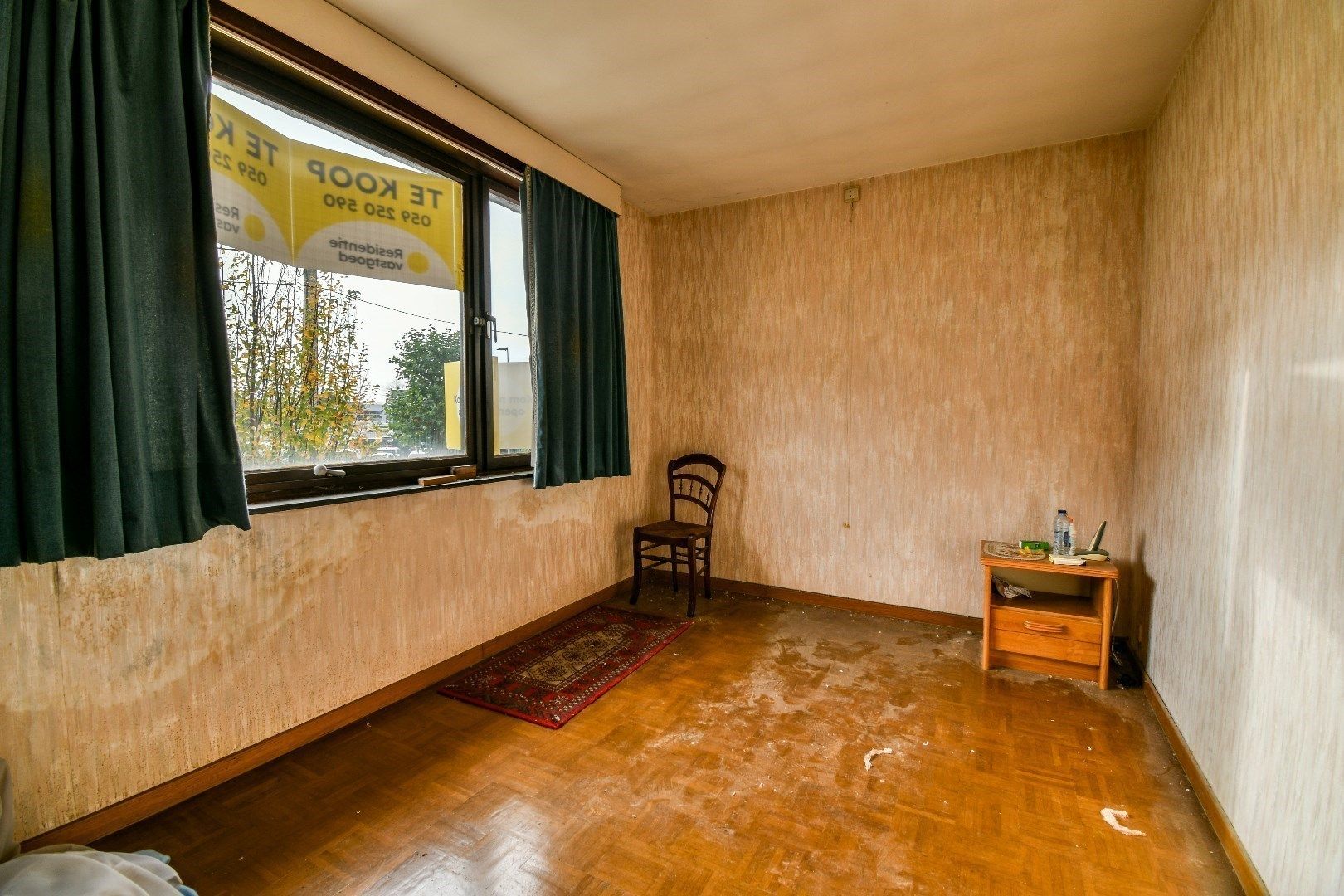 Te renoveren rijwoning op centrale locatie in Torhout. foto 10