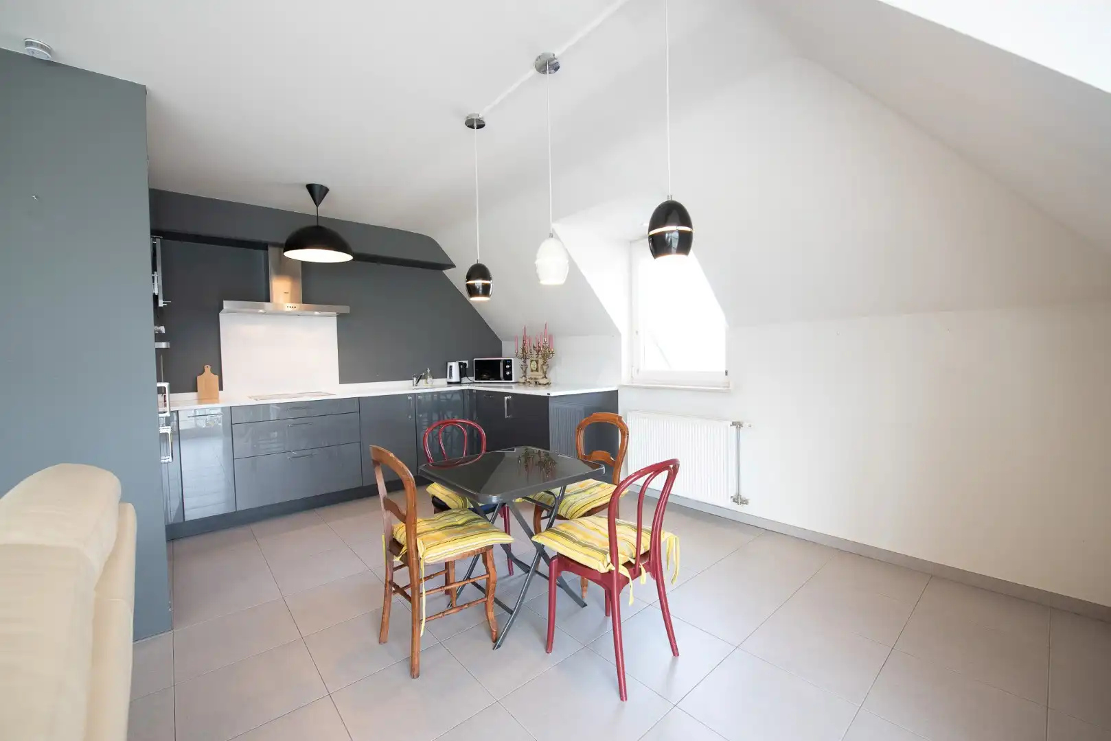 TE KOOP: Goed onderhouden appartement met 2 slaapkamers op centrale ligging te Machelen. foto 5