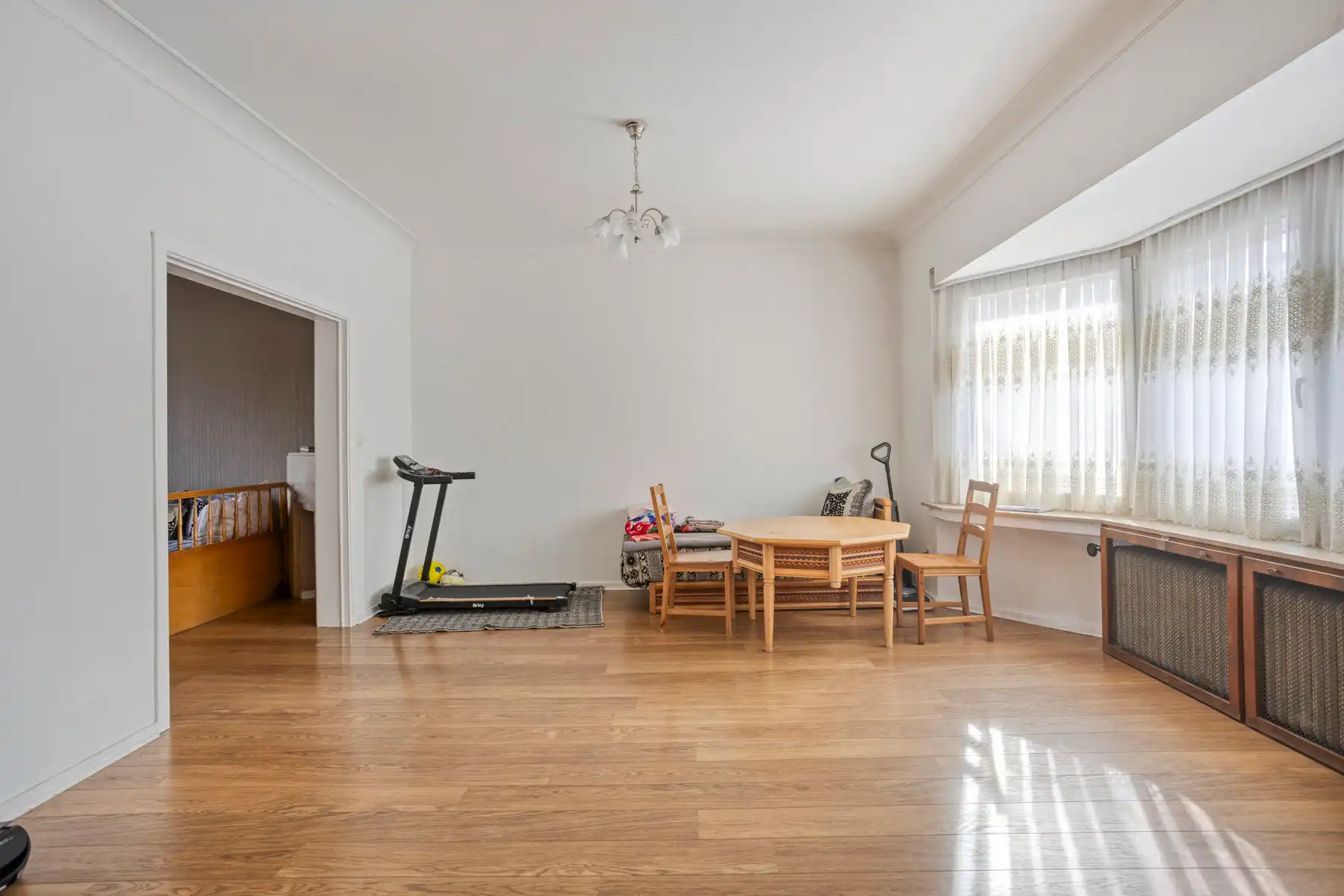 Woning met 7 slaapkamers, 2 badkamers, tuin & garage foto 13