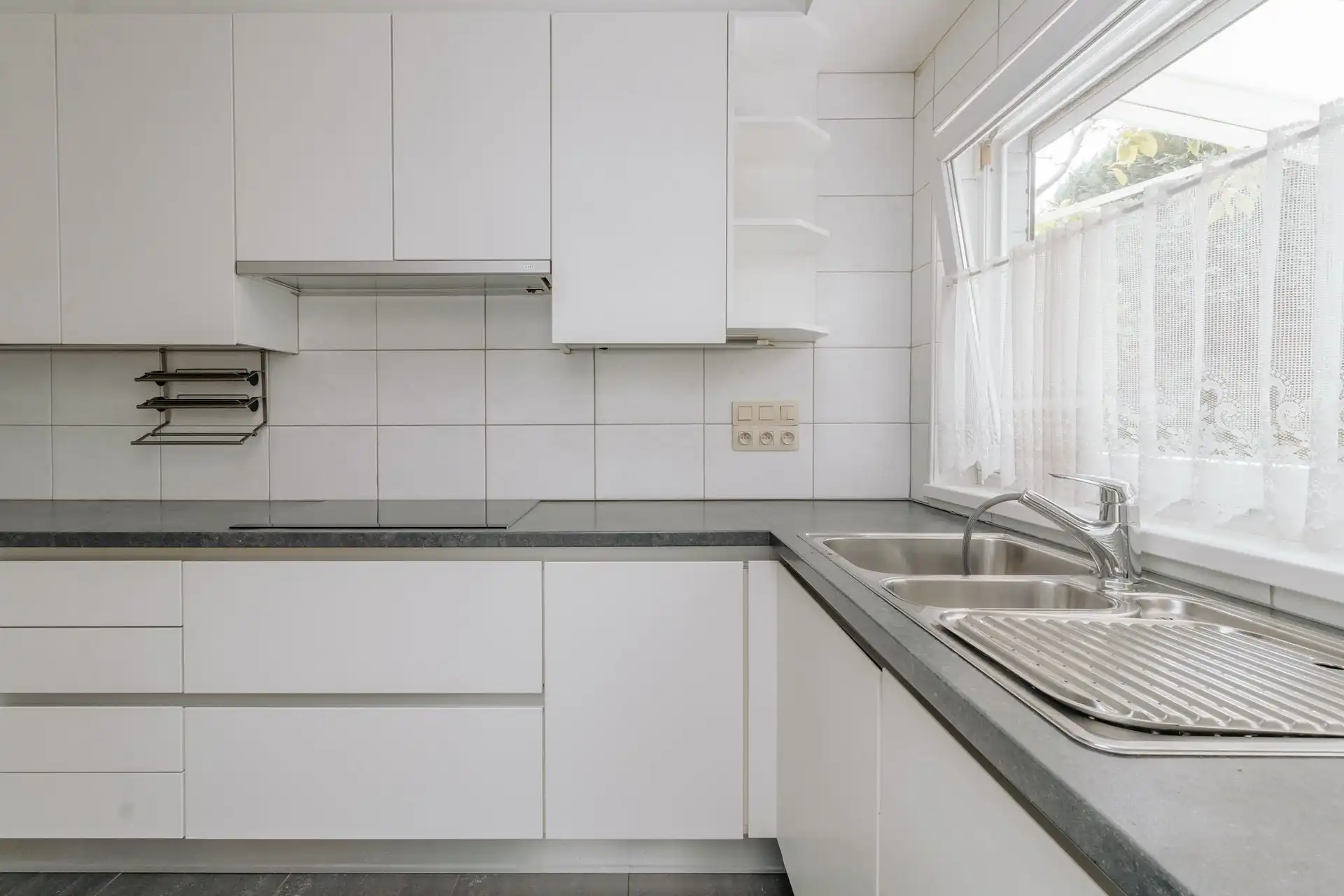 Te renoveren HOB in wijk Molenveld in Edegem foto 13
