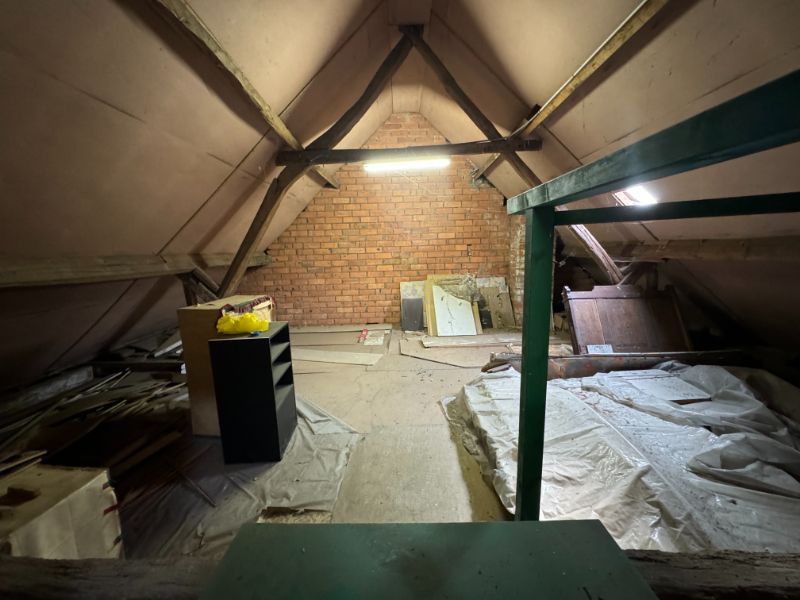 Te renoveren langgevelwoning met veel potentieel op ruim perceel in Herselt foto 21