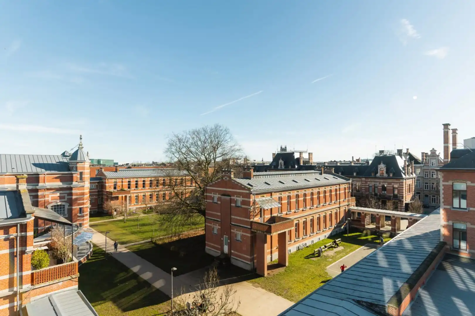 Groen Kwartier: zonovergoten, gemeubeld appartement met terras foto 14