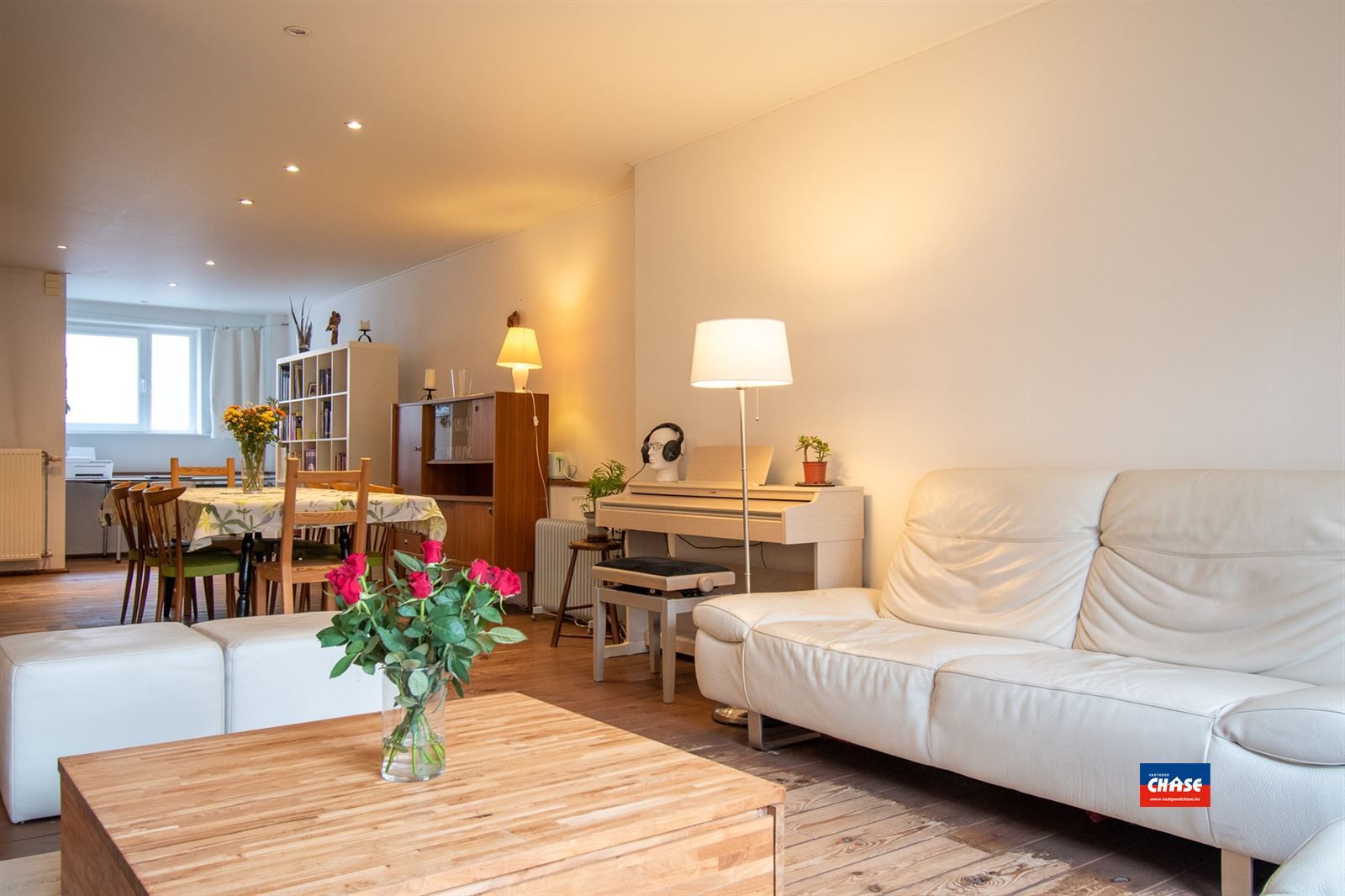 Rijwoning met drie slaapkamers en tuin foto 9