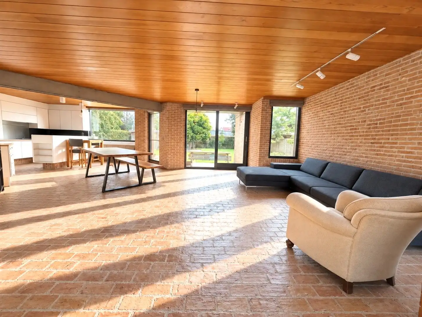 Ruime, lichtrijke en instapklare woning op een heerlijke locatie in Zomergem foto 7