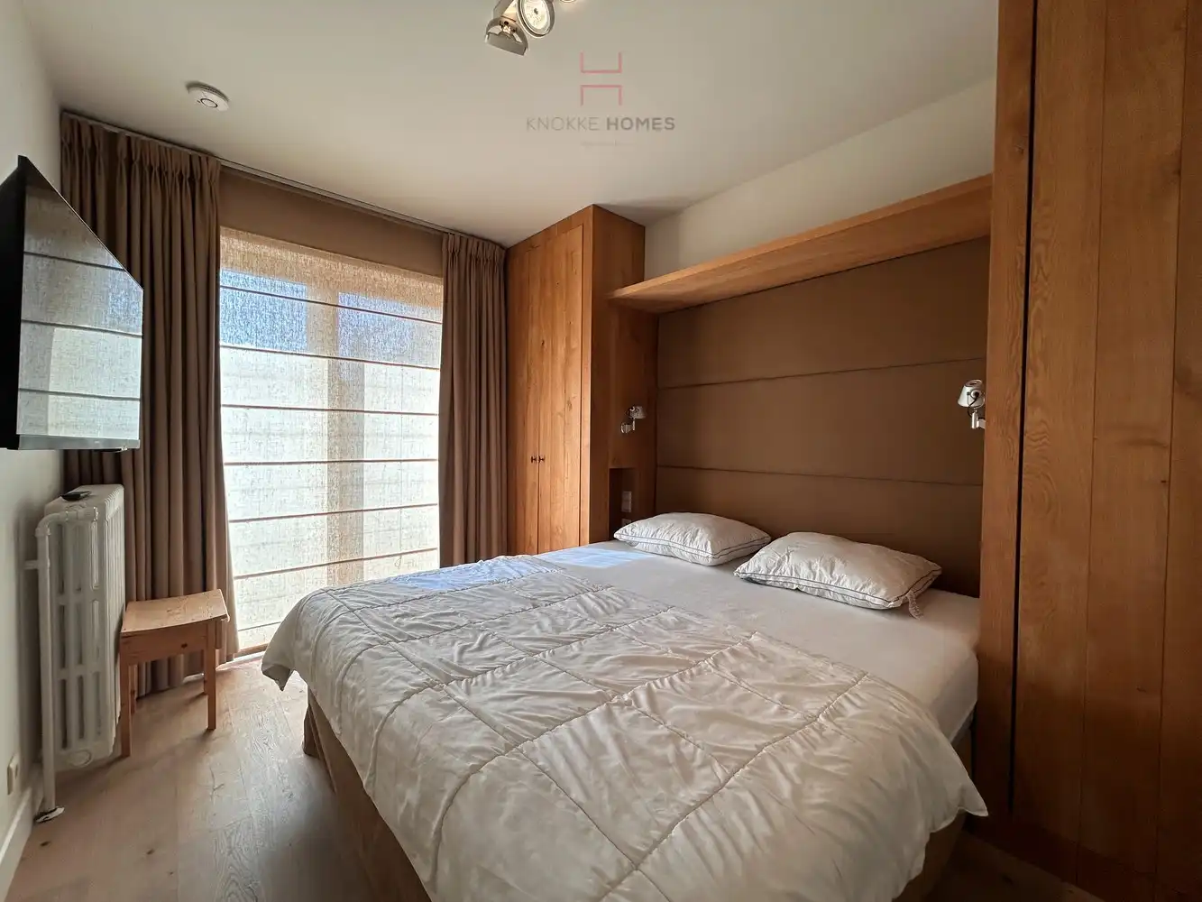 Ruim twee- slaapkamerappartement met frontaal zeezicht foto 8