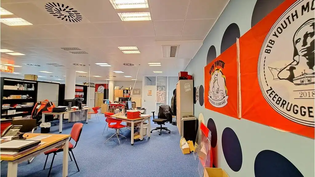 Ruime kantoor- of handelsruimte te huur in Zeebrugge foto 8