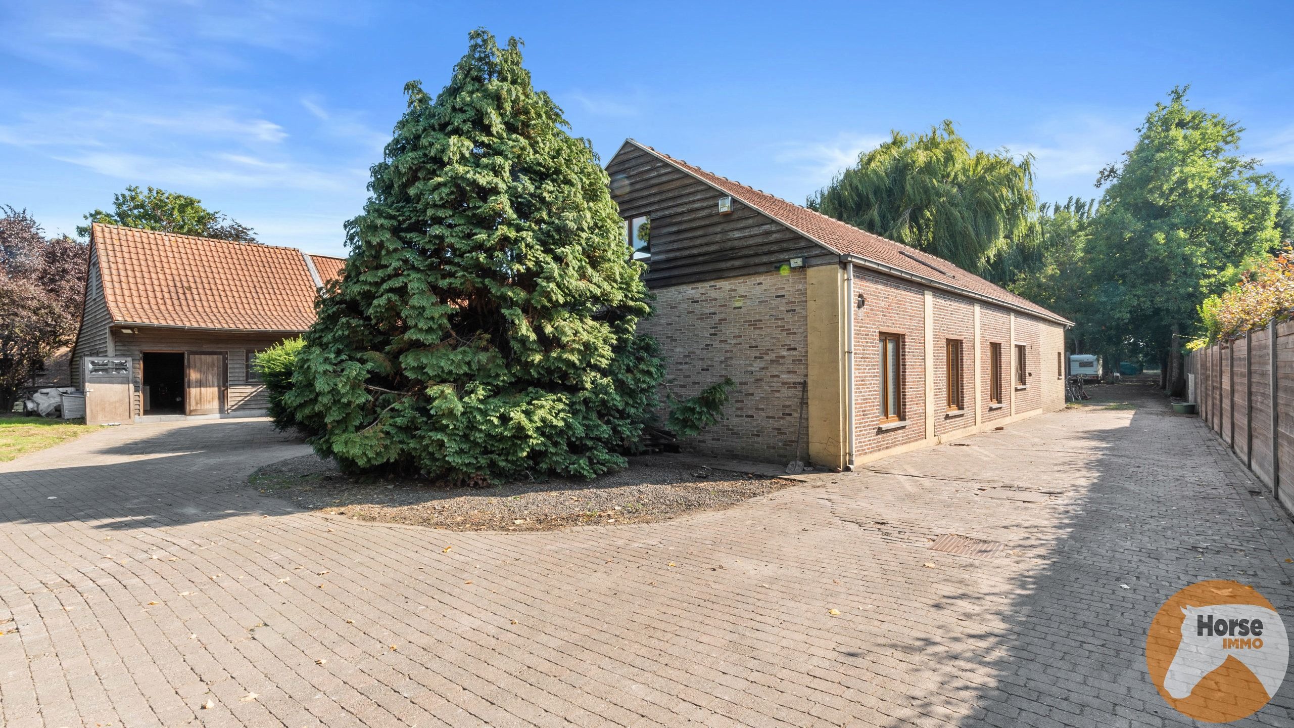 ZELZATE - Landhuis met bijgebouw, zwembad en paardenstallen foto 25