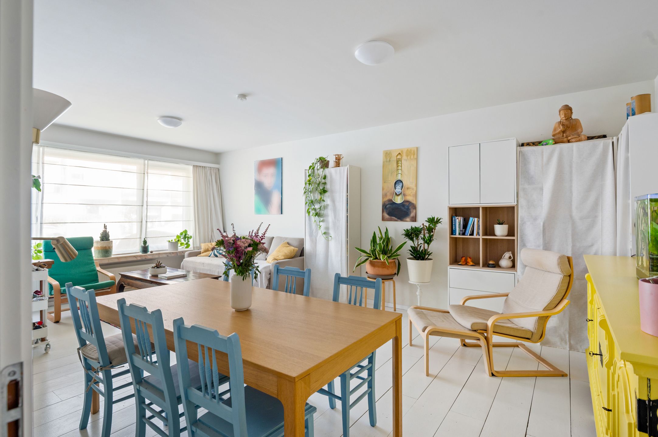 Mooi gelijkvloers appartement met 2 slk., tuin en garagebox foto {{pictureIndex}}