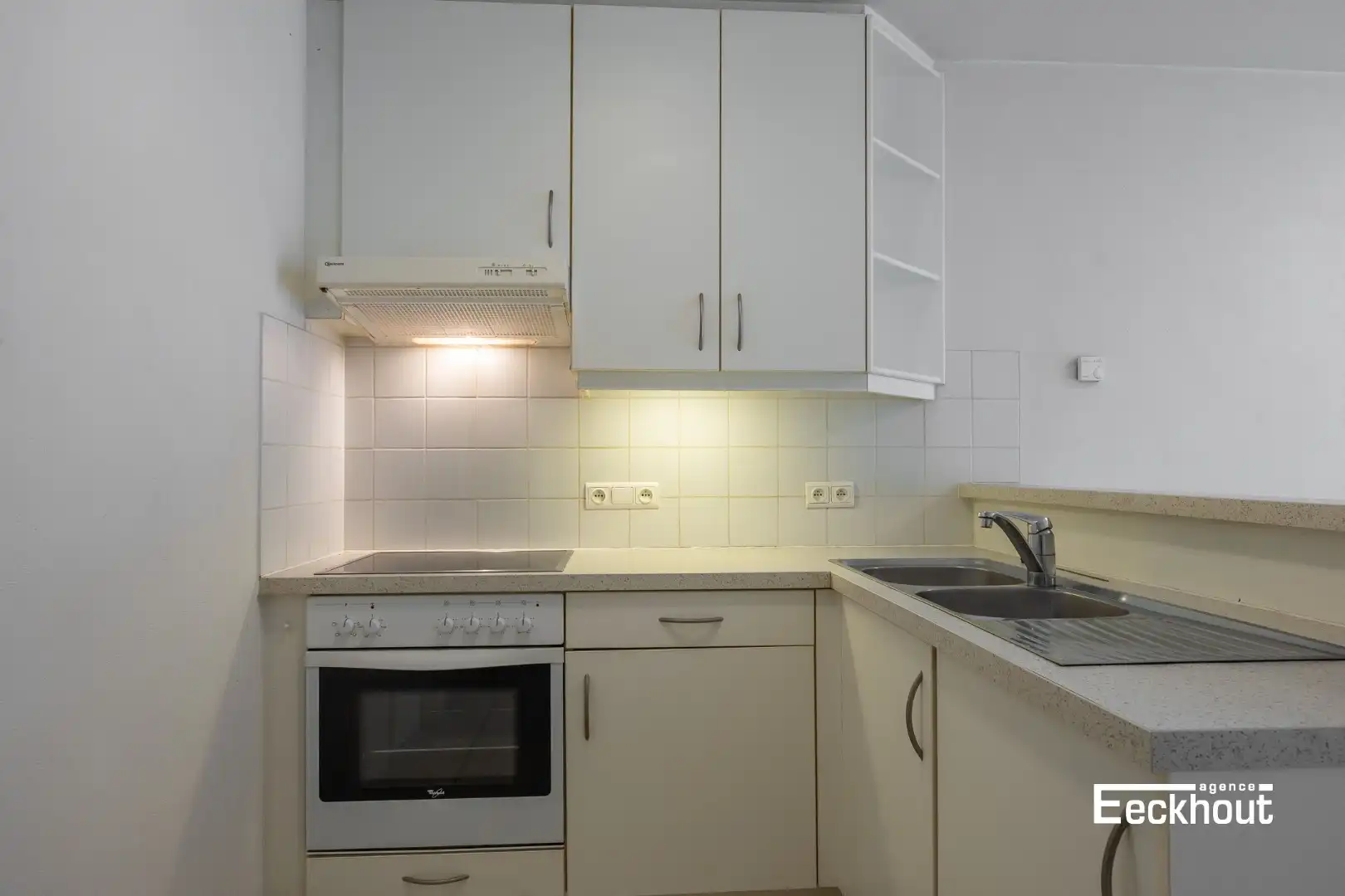 Instapklaar 2 slaapkamer appartement met terras in Oostende foto 6